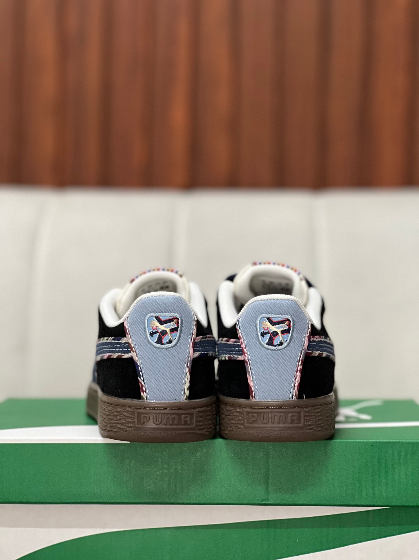 Puma Suede Bz Emb
Black Navy Marzipan Light Blue