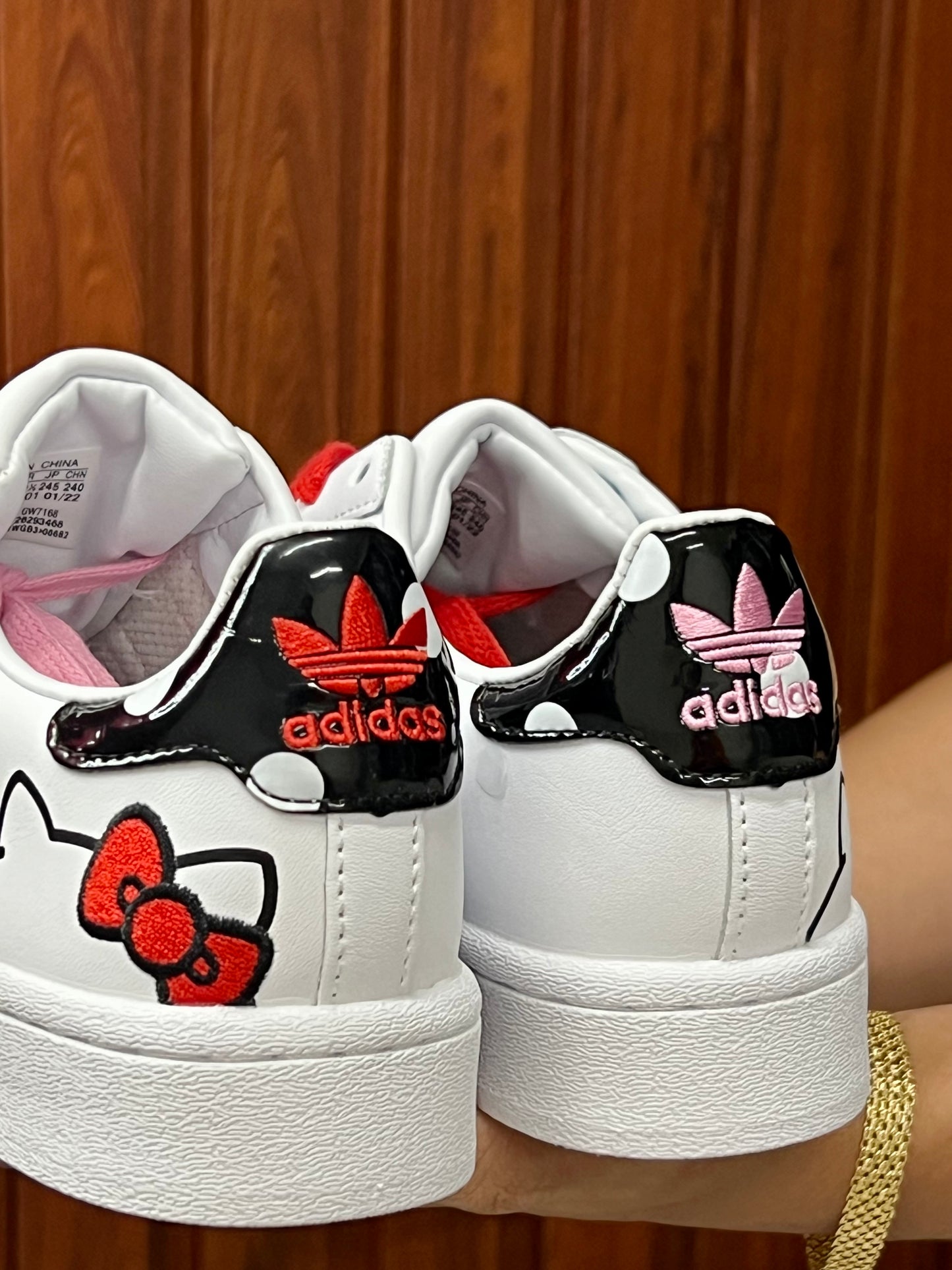 Adidas Superstar Hello Kitty