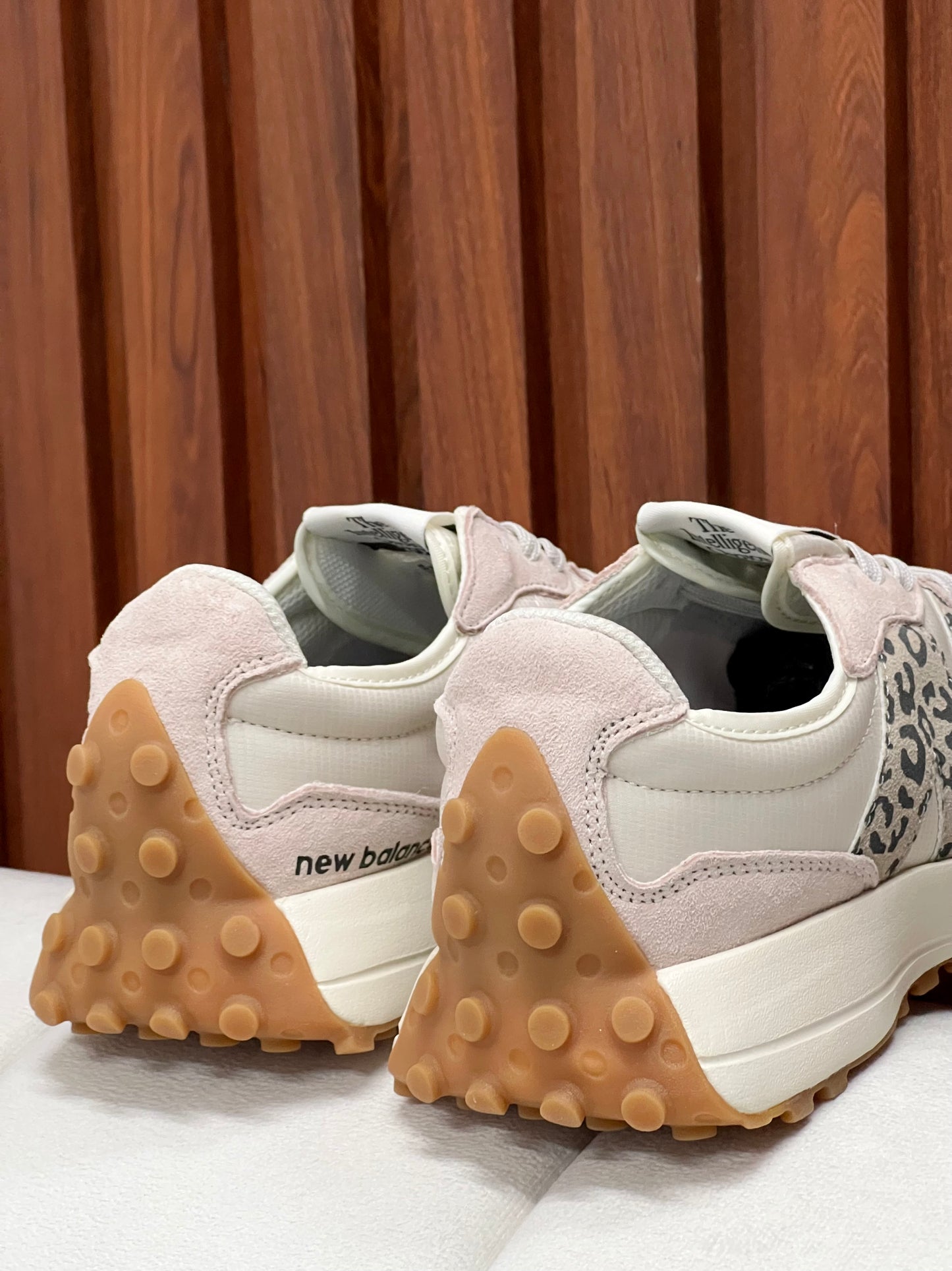 New Balance 327 Leopard