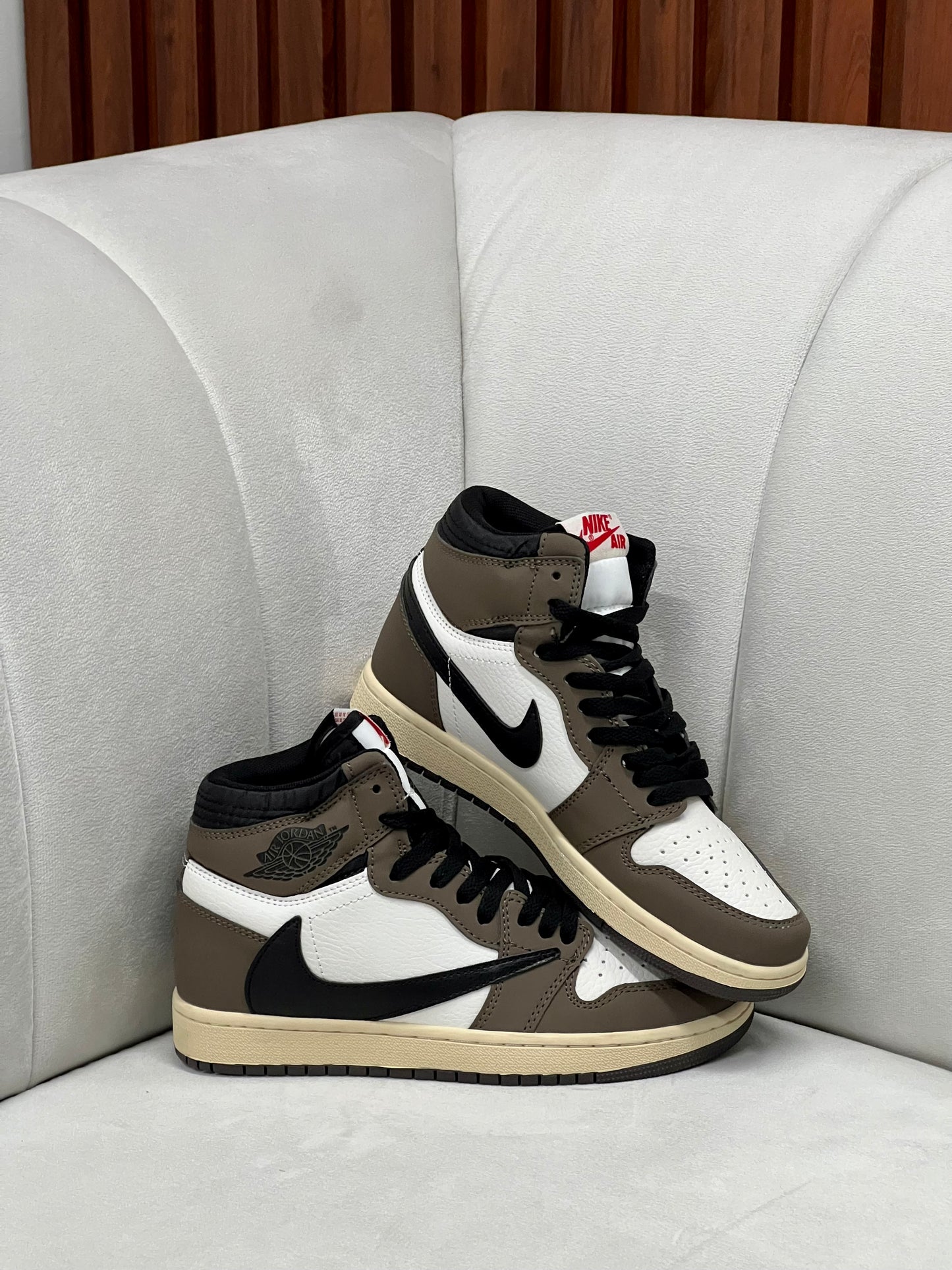 Nike Air Jordan 1 X Travis Scott