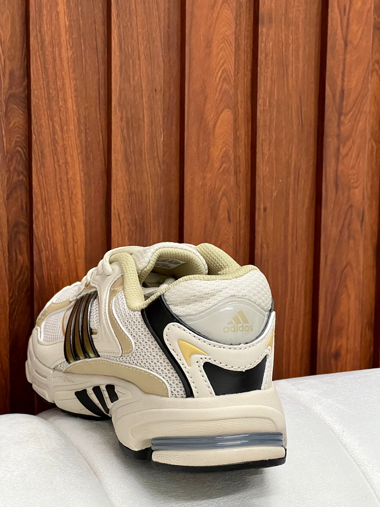 Adidas Response CL