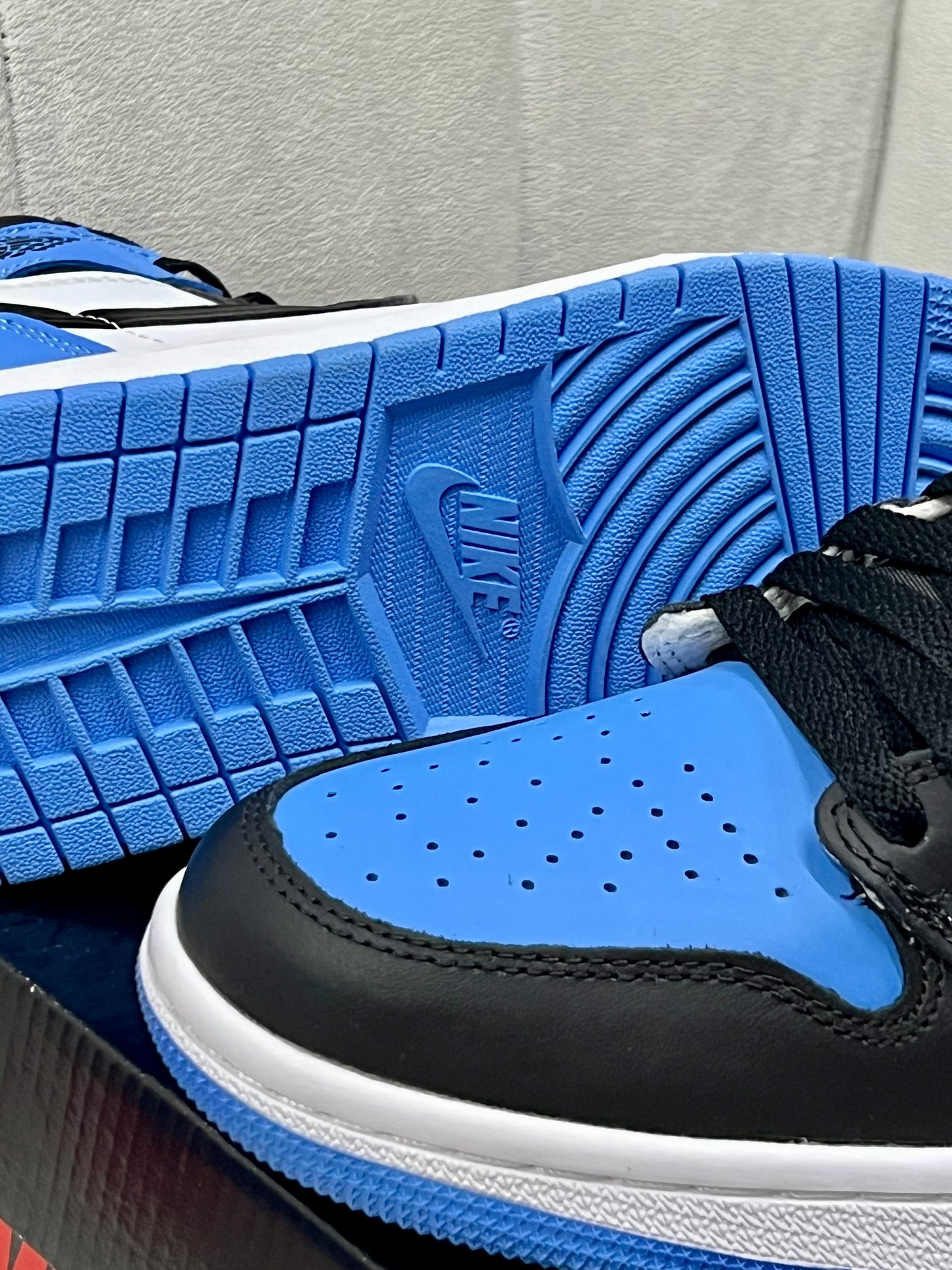 Nike Jordan 1 Retro High OG UNC Toe