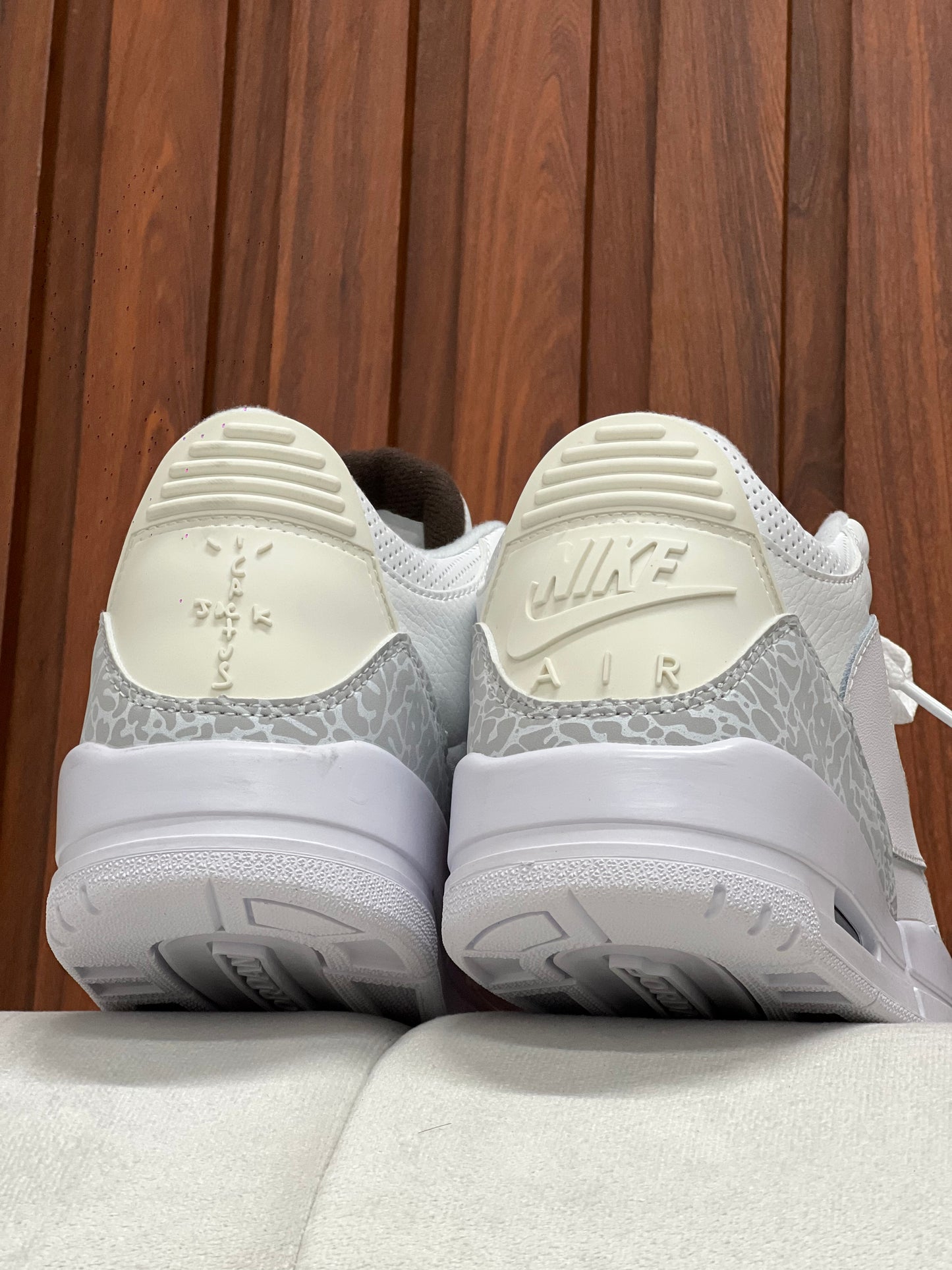 Nike Air Jordan 3 Retro X Travis Scott