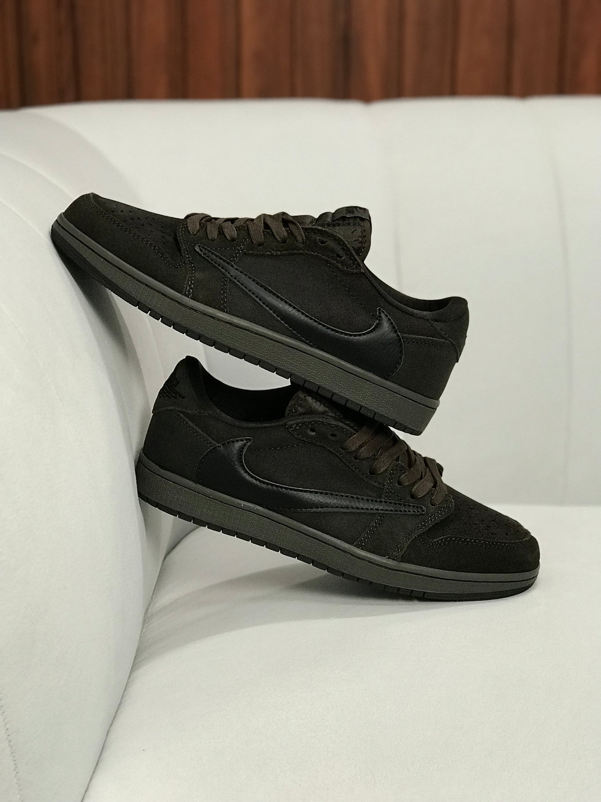 Nike Air Jordan Retro 1 X Travis Scott Velvet Brown