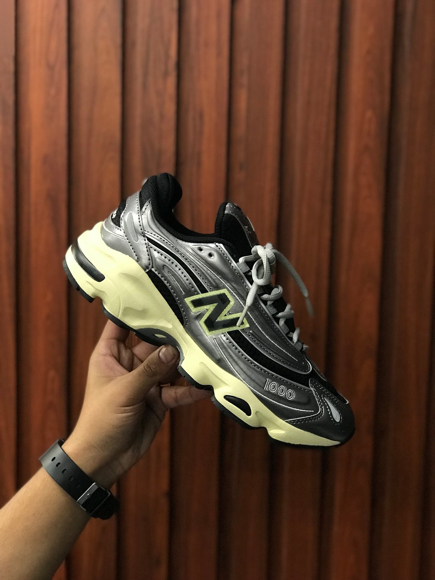 New Balance Metallic 1000