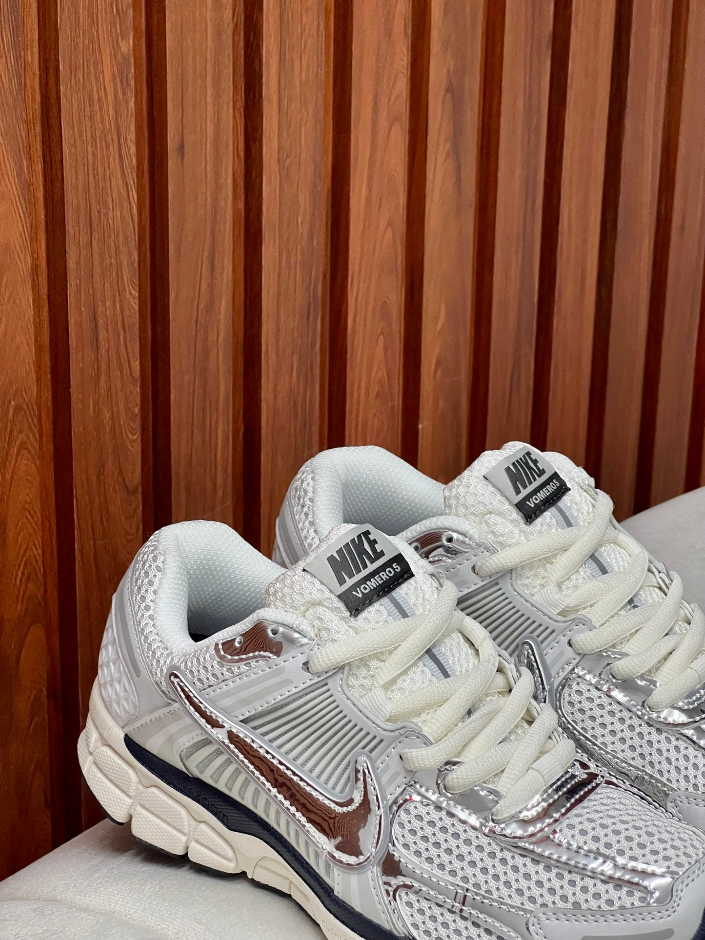 Nike Zoom Vomero 5 Photon Dust Metallic Silver