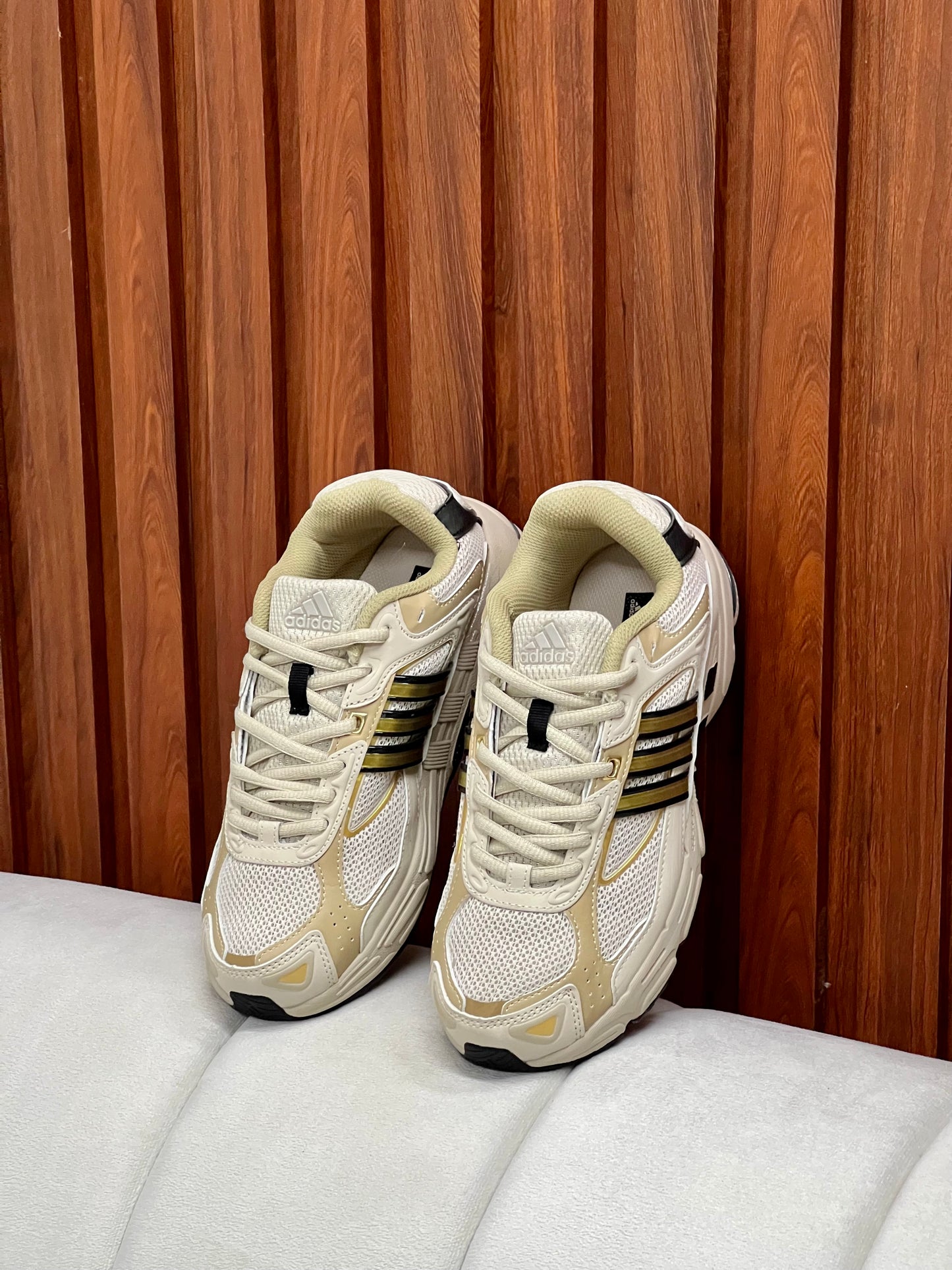 Adidas Response CL