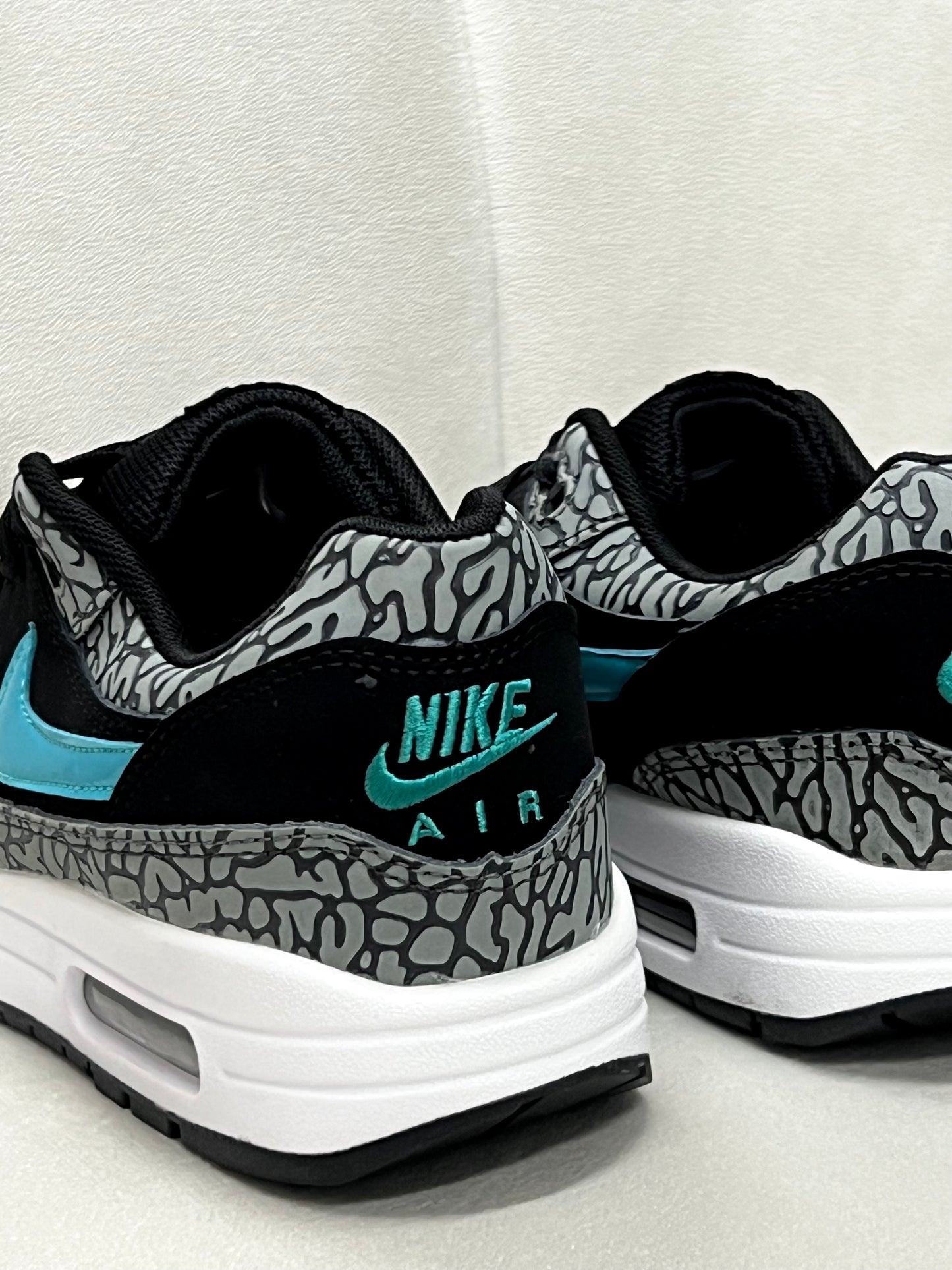 Nike Air Max 1 atmos Elephant