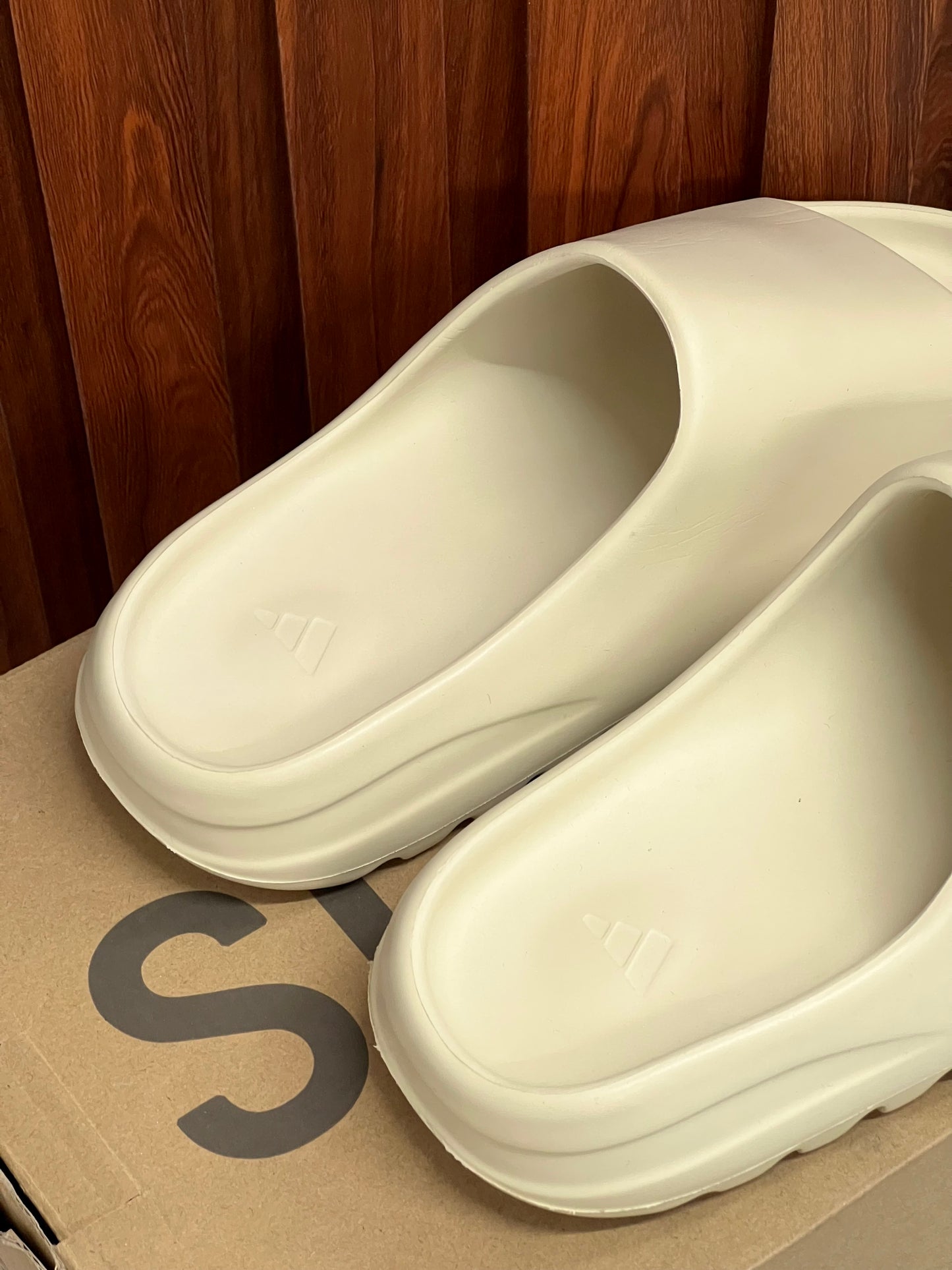 Adidas Yeezy Slide Bone