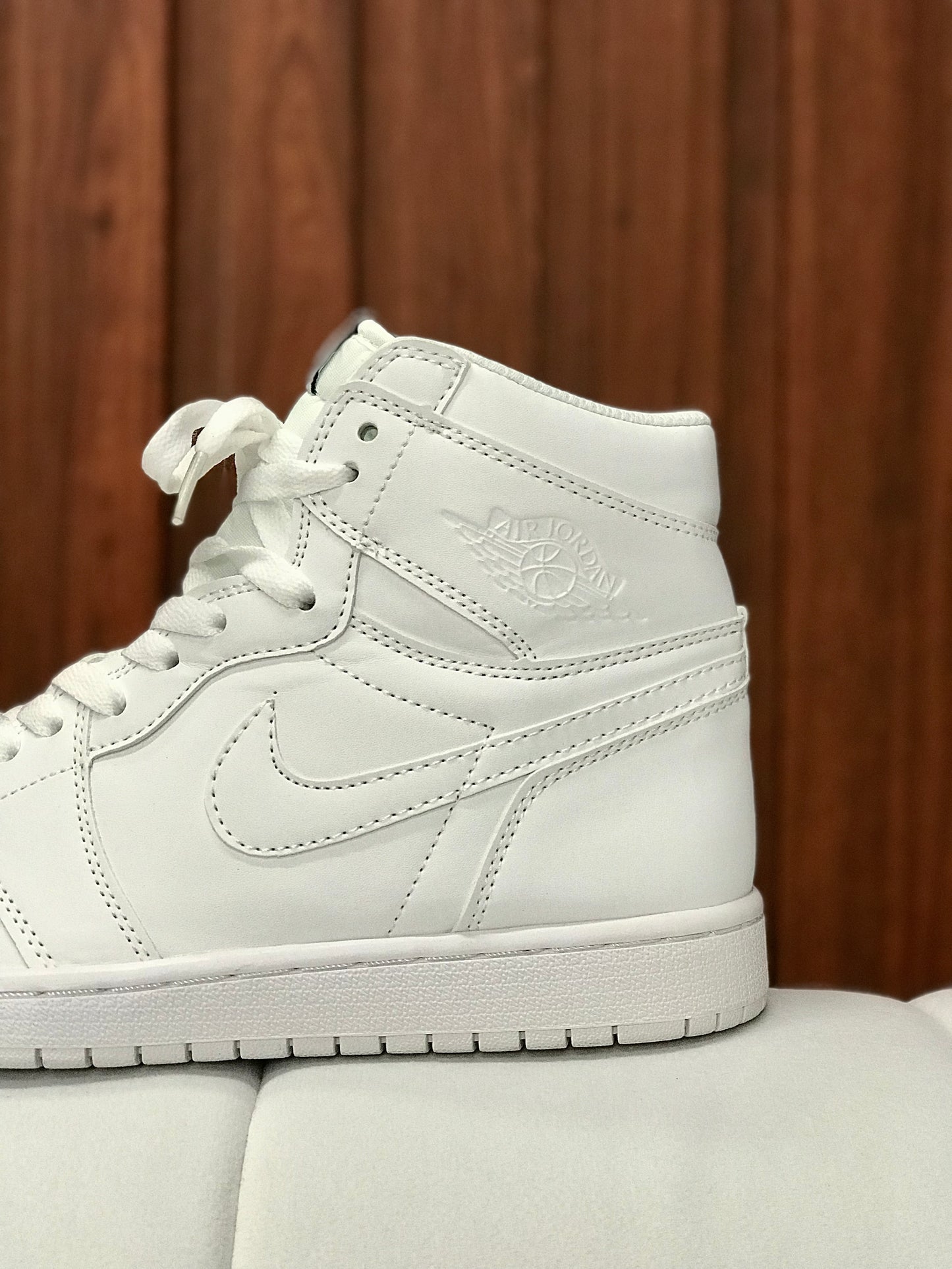 Nike Jordan 1 Retro White