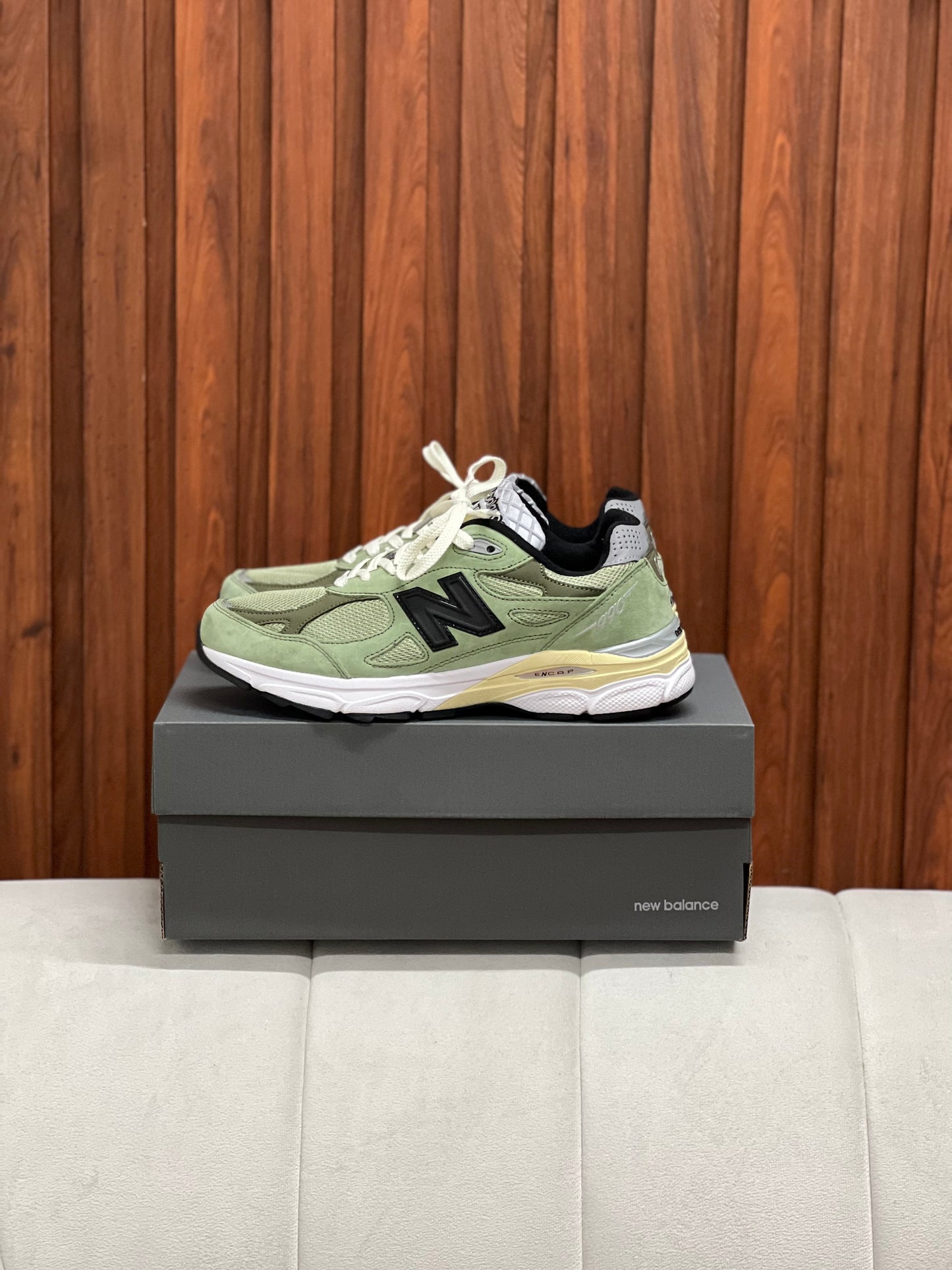 New Balance 990v3