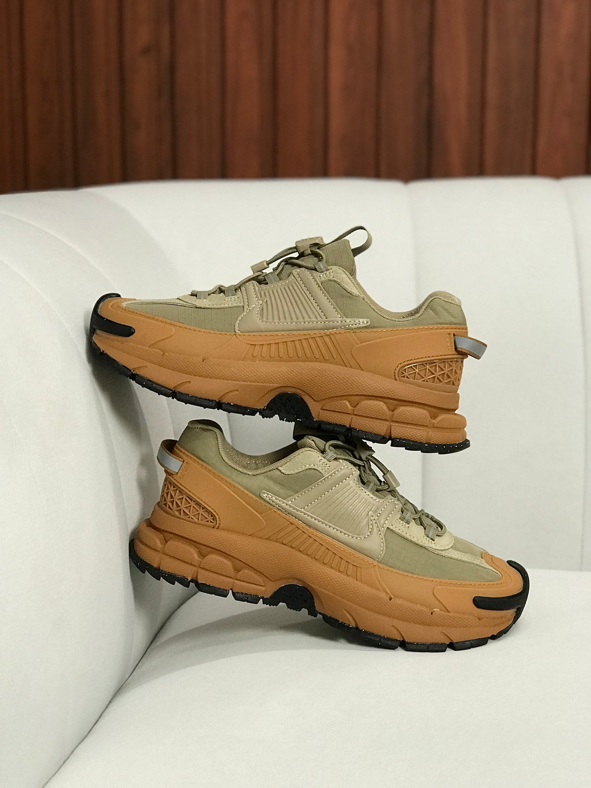 Nike Zoom Vomero 5 Roam Flax