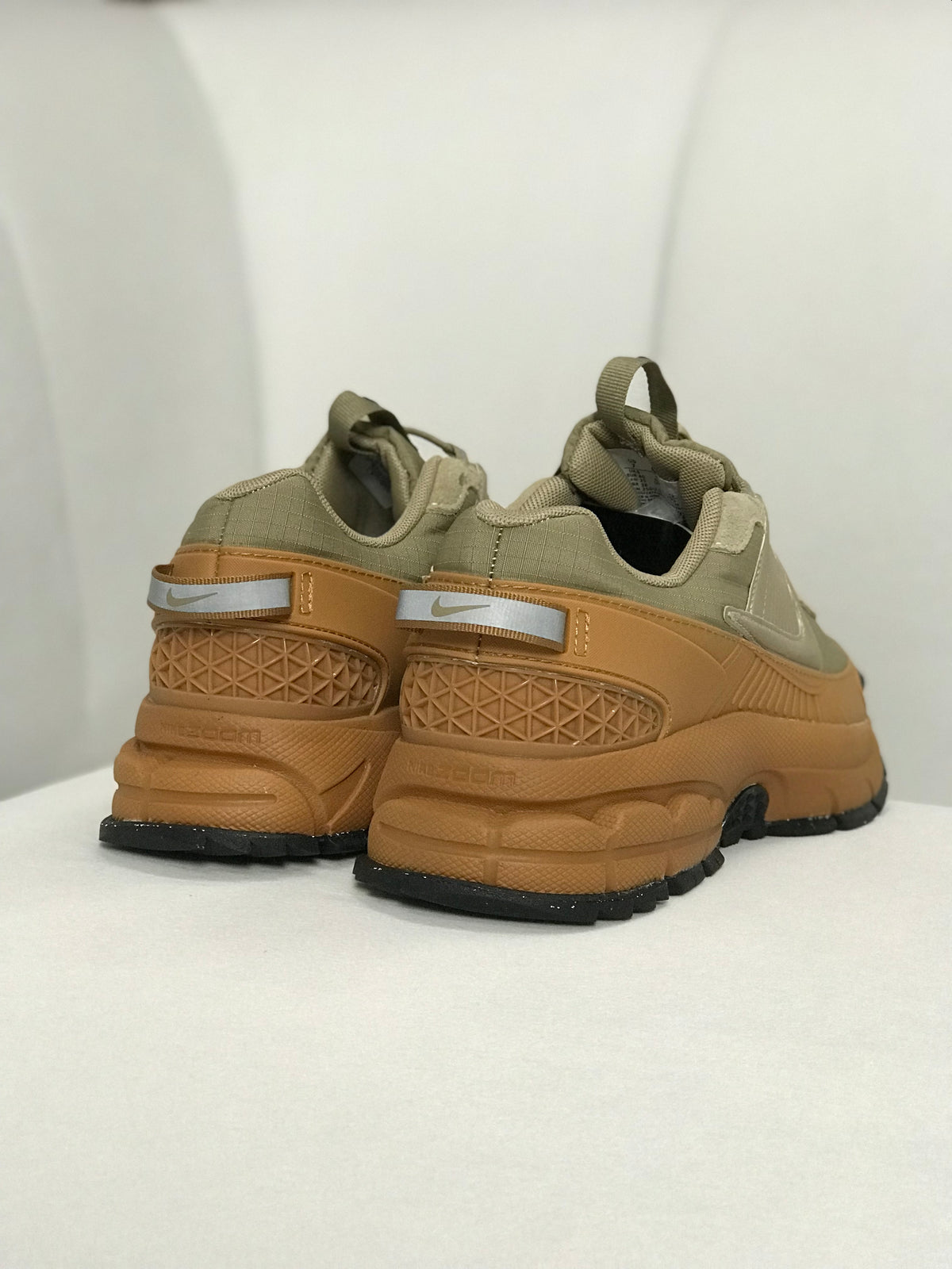 Nike Zoom Vomero 5 Roam Flax
