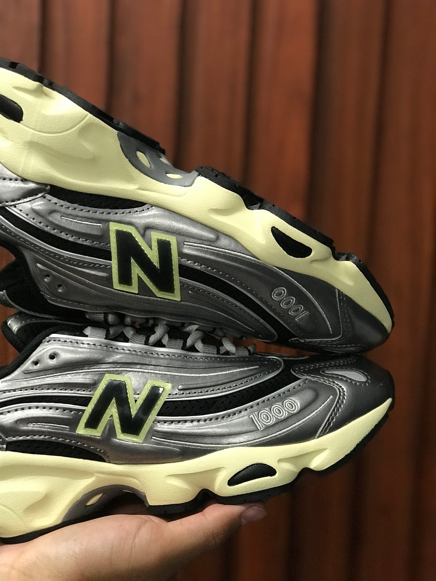 New Balance Metallic 1000