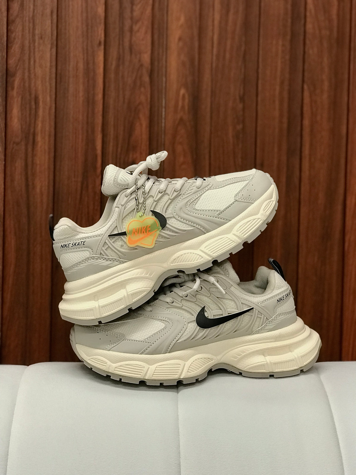 Nike Skate Beige