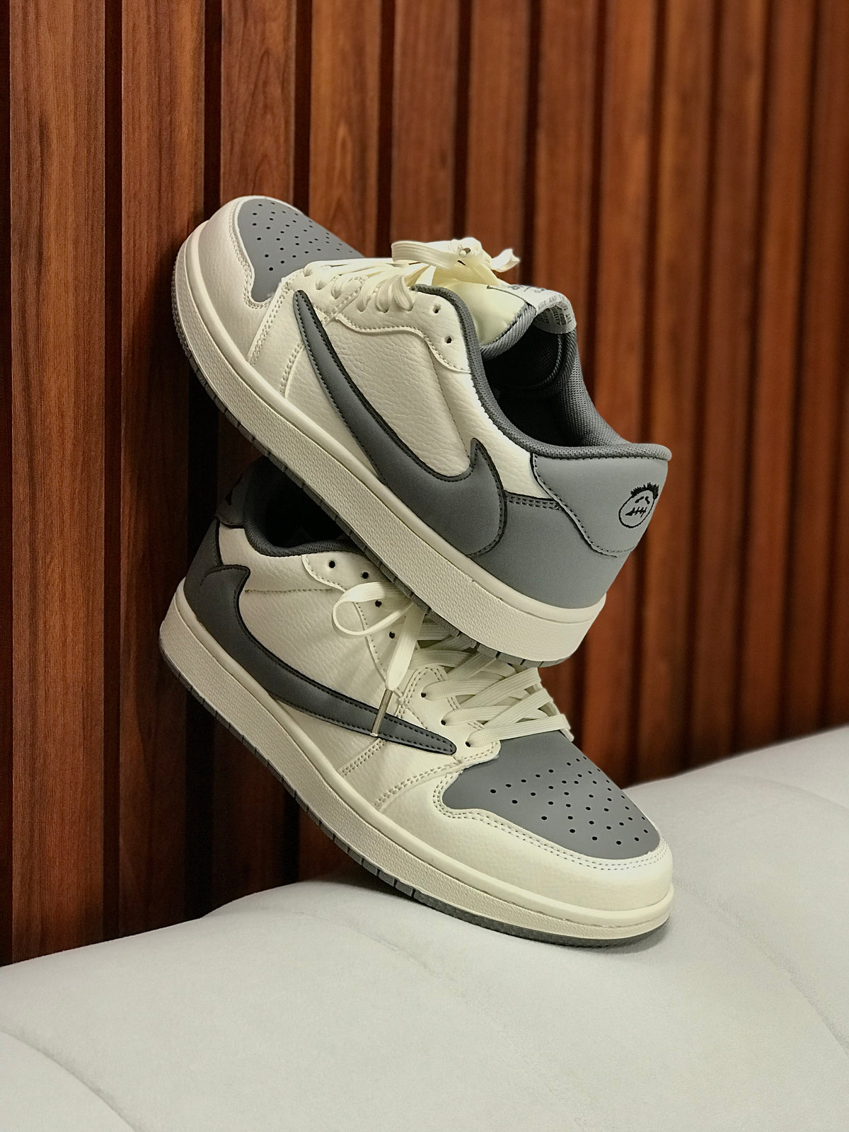 Nike Air Jordan retro 1 X Travis Scott Light Grey