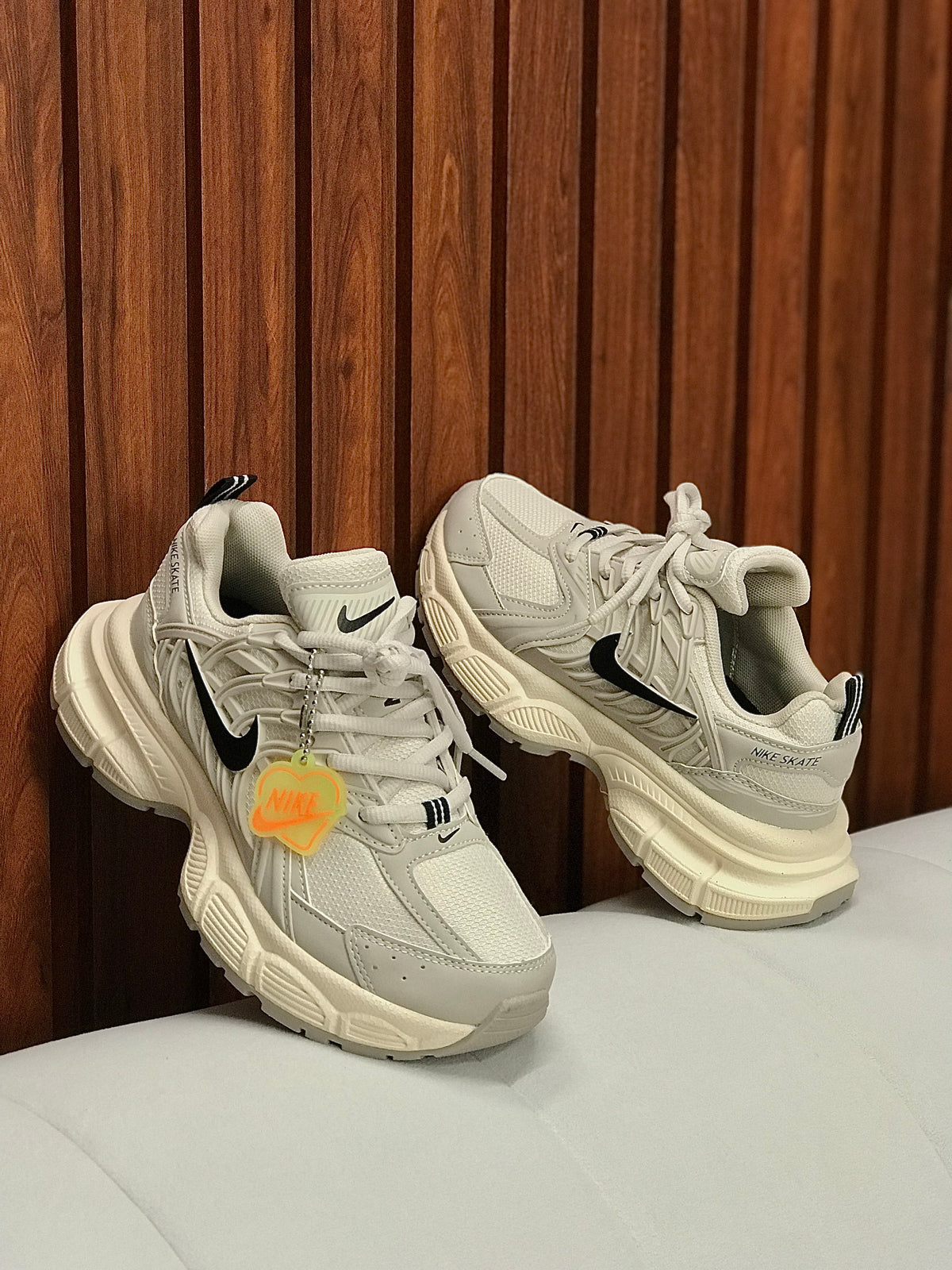 Nike Skate Beige