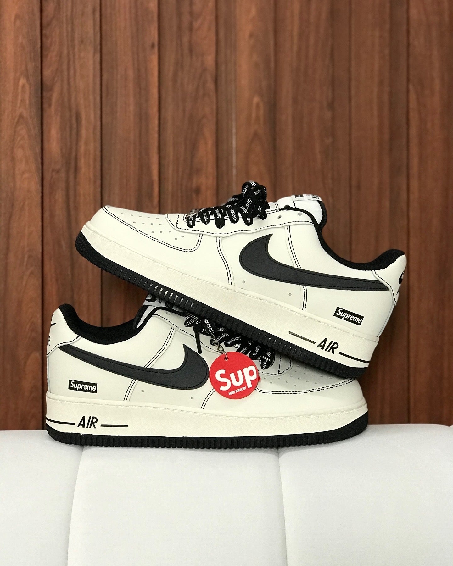 Nike Air Force One X Supreme
