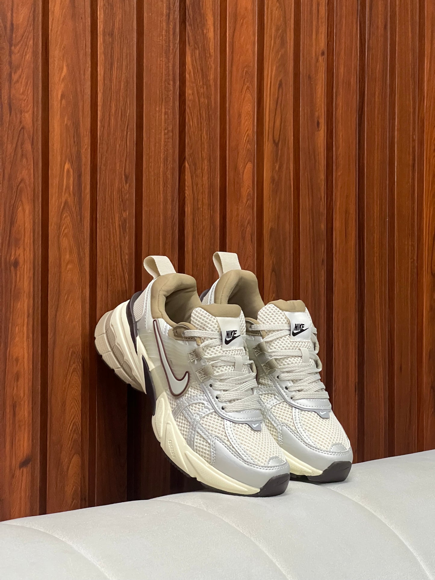 Nike V2K Run Light Orewood Brown