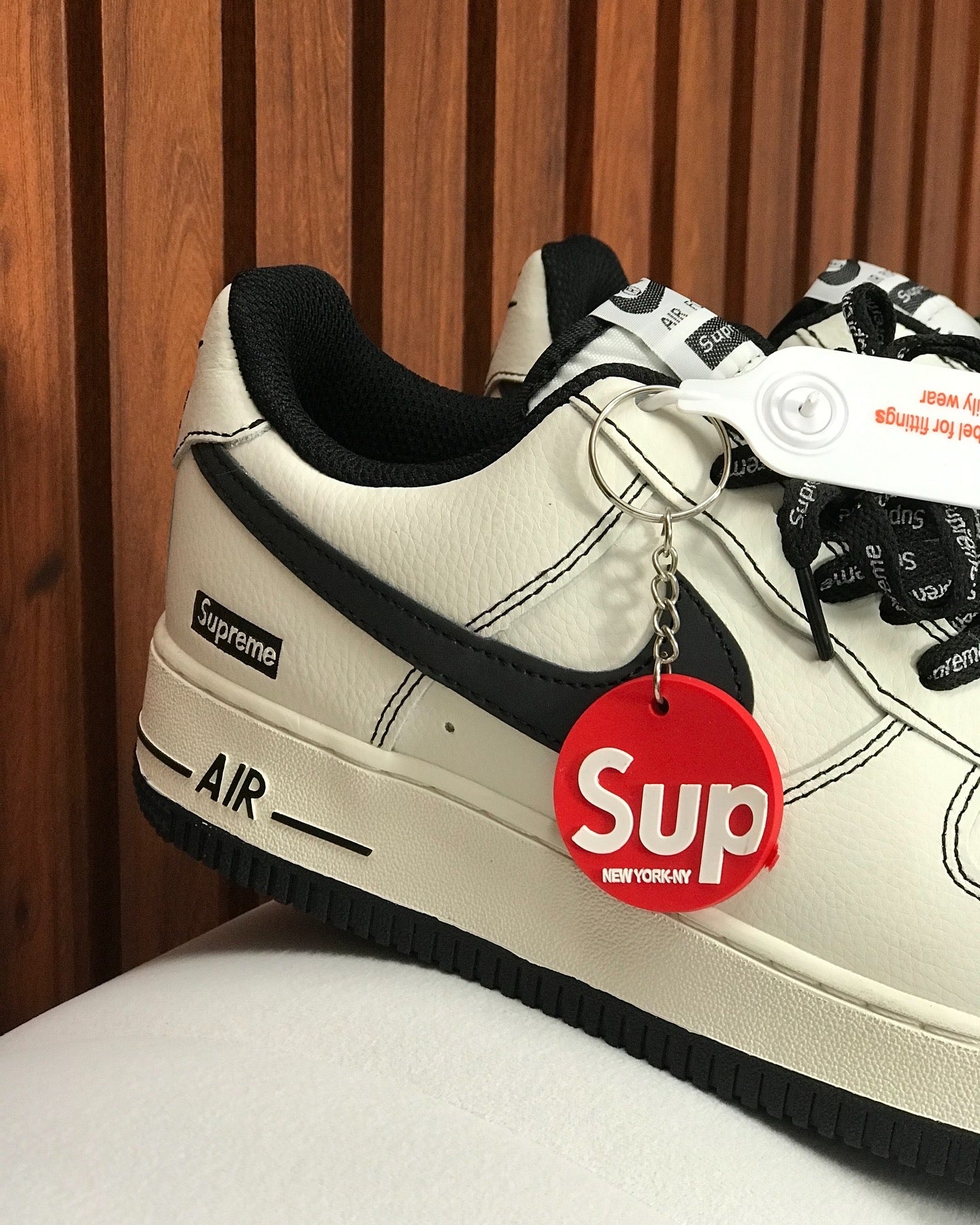 Nike Air Force One X Supreme