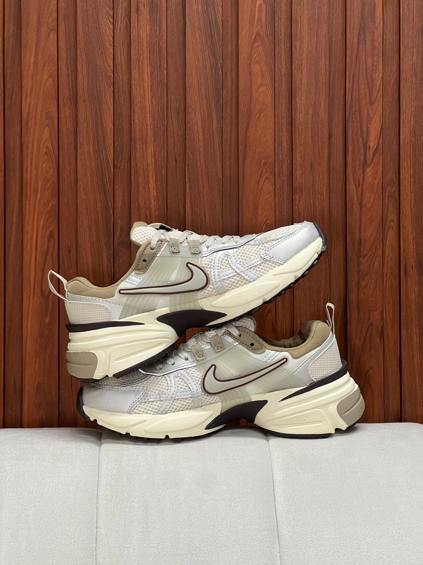 Nike V2K Run Light Orewood Brown