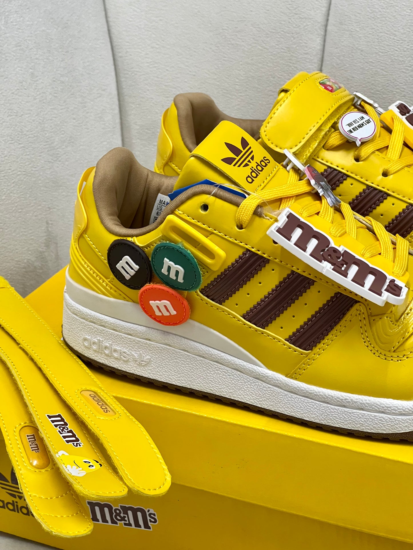 Adidas Forum Low
M&M's