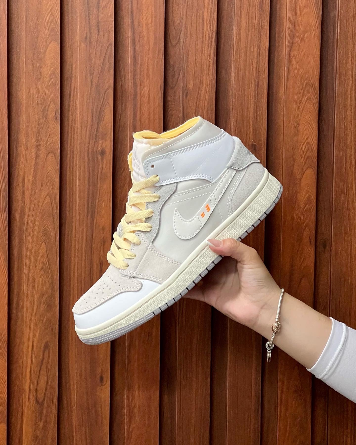 Nike Air Jordan 1 Mid SE Craft Inside Out