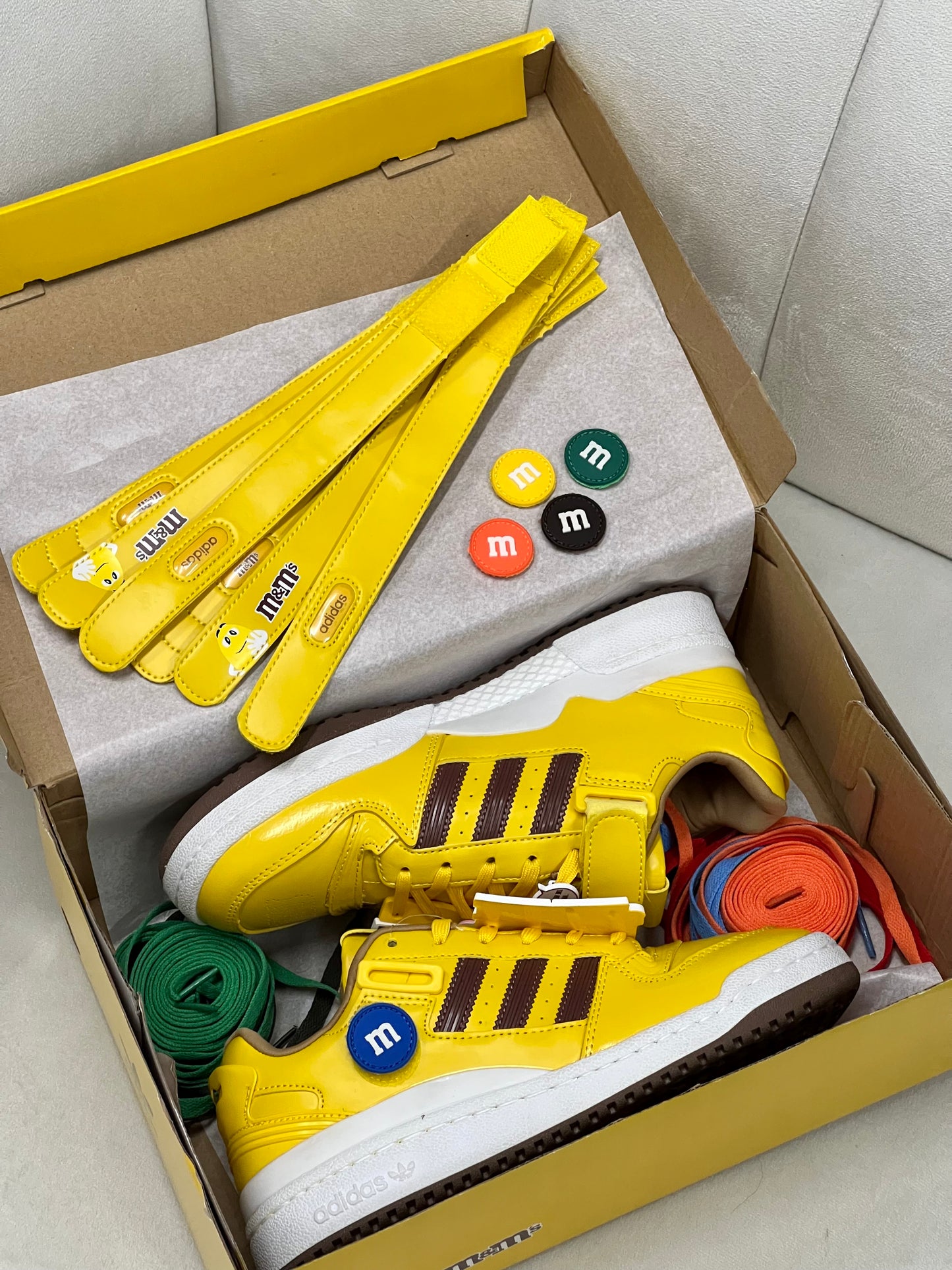 Adidas Forum Low
M&M's
