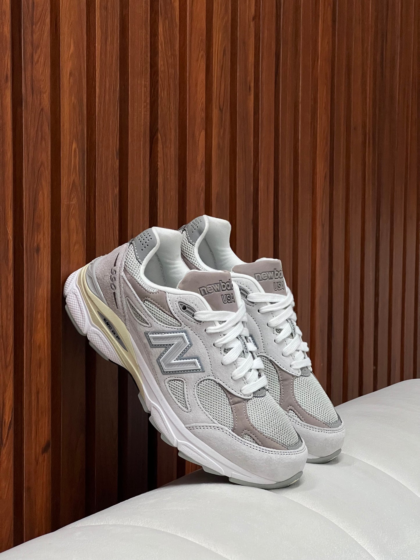 New Balance 990v3