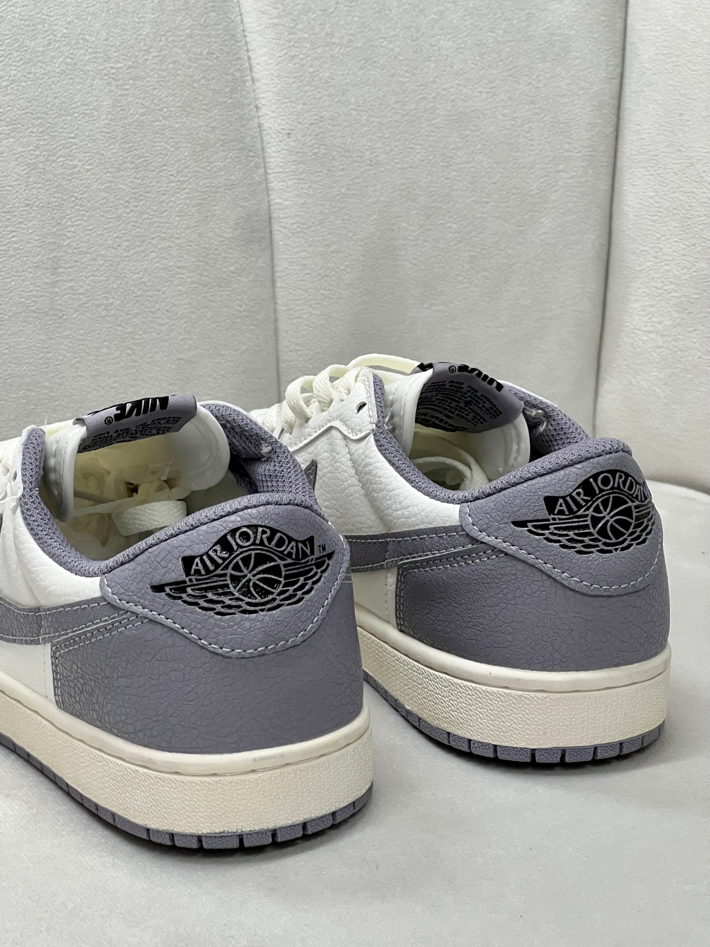 Air Jordan 1 Retro Low OG Atmosphere Grey