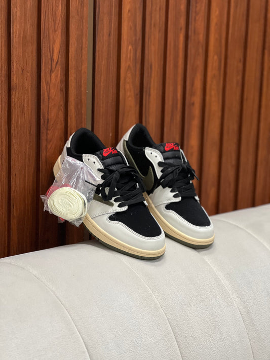 Nike Air jordan retro 1 X Travis Scott