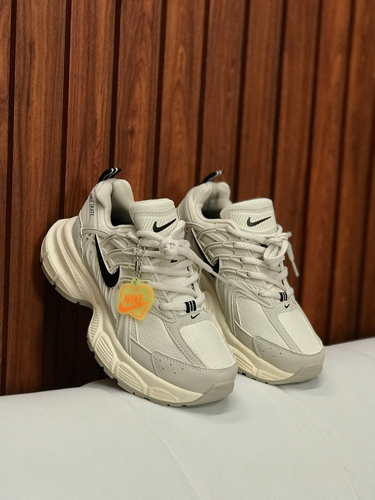 Nike Skate Beige