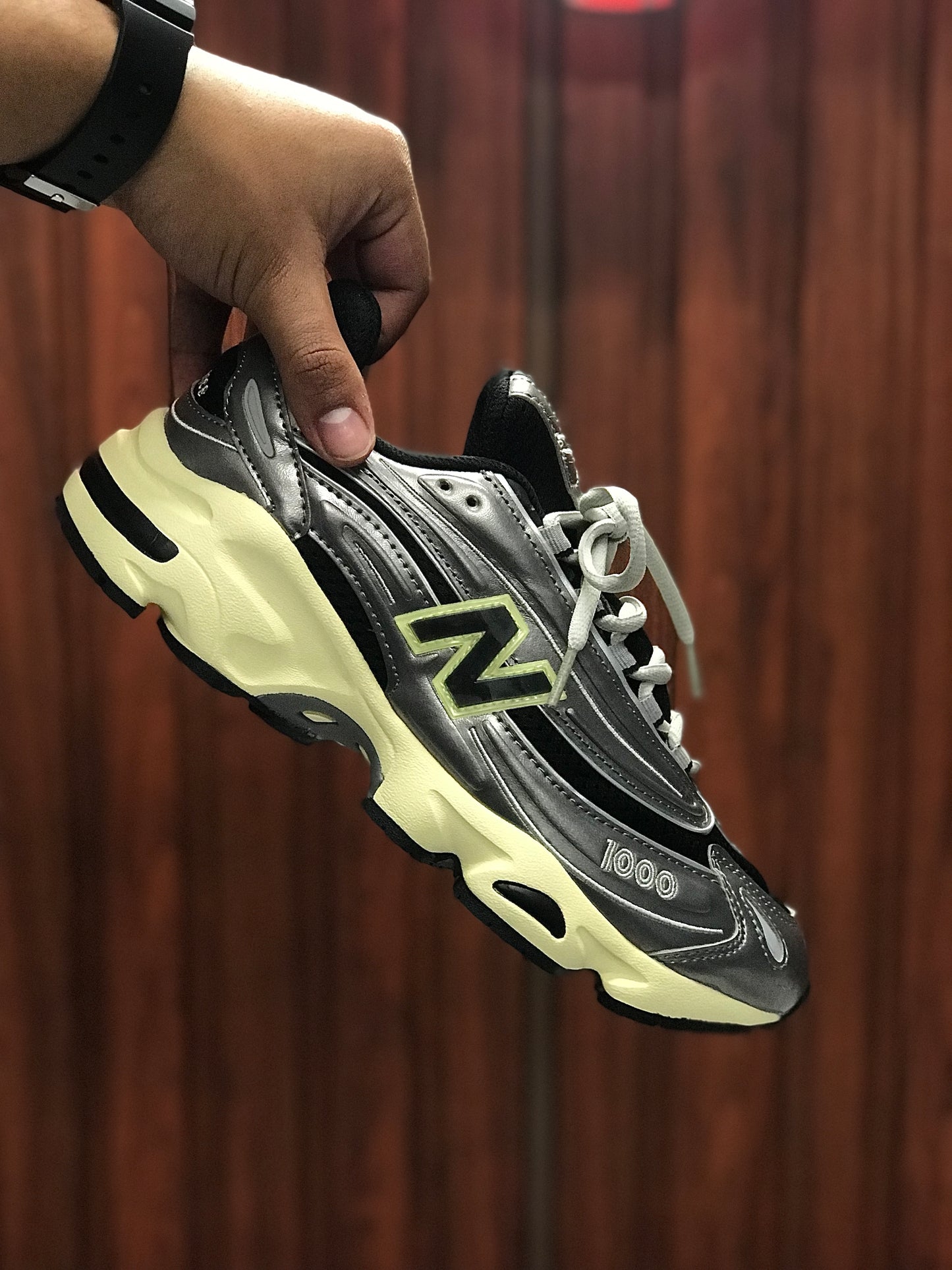 New Balance Metallic 1000