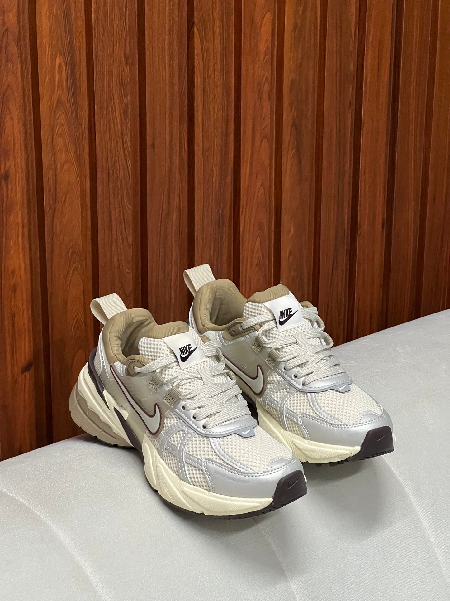Nike V2K Run Light Orewood Brown