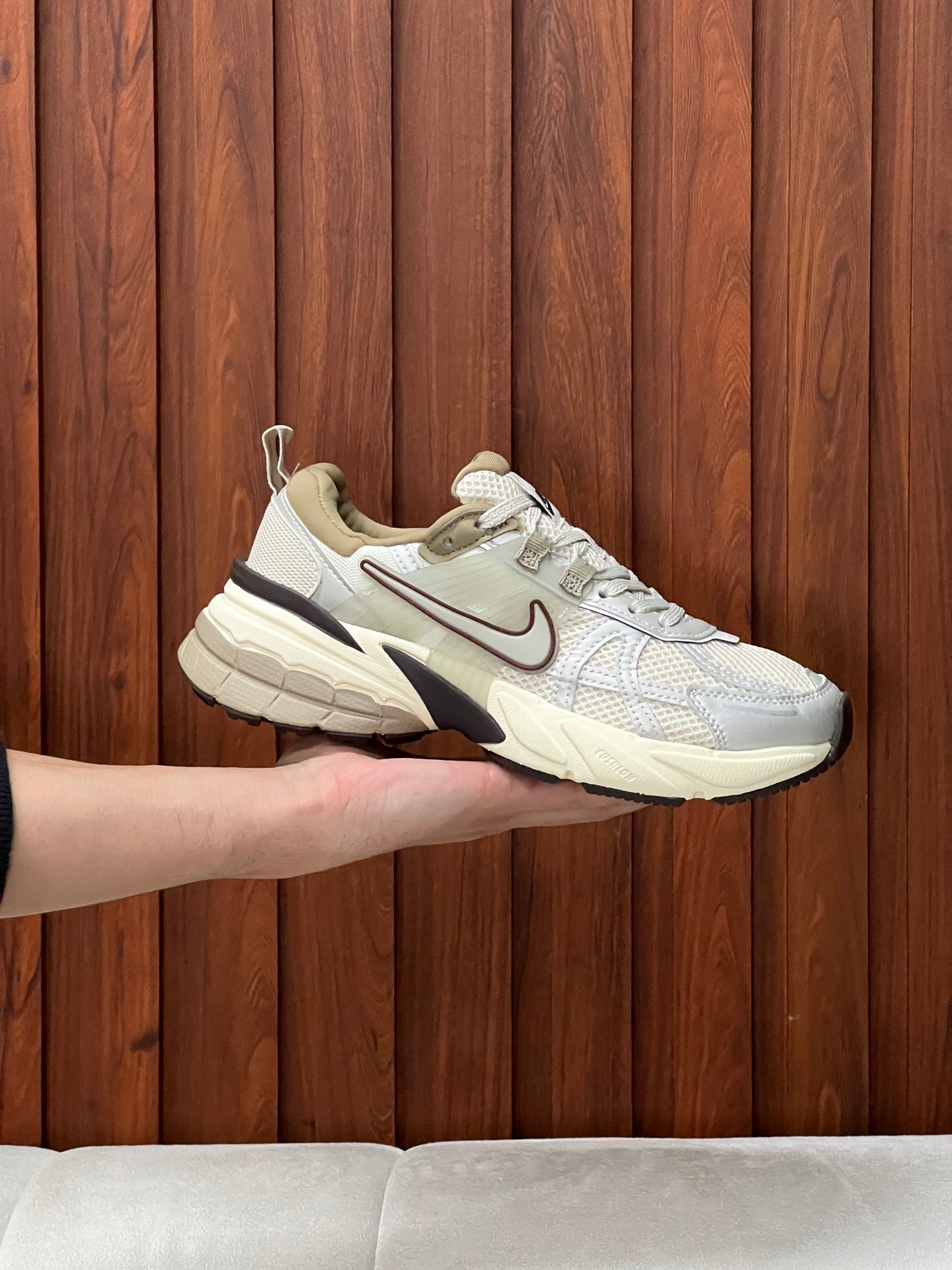 Nike V2K Run Light Orewood Brown