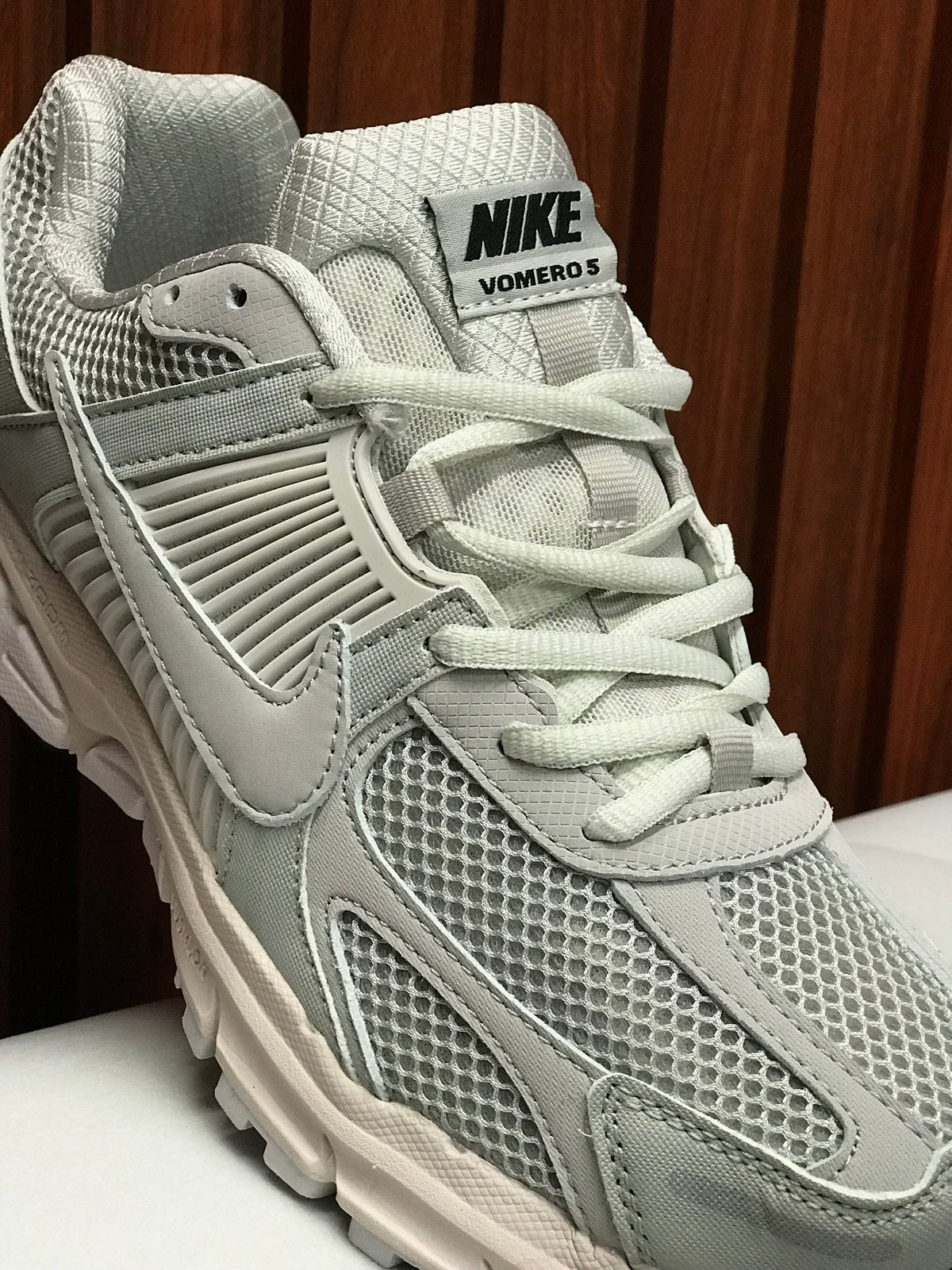 Nike Zoom Vomero 5 White Vast Grey