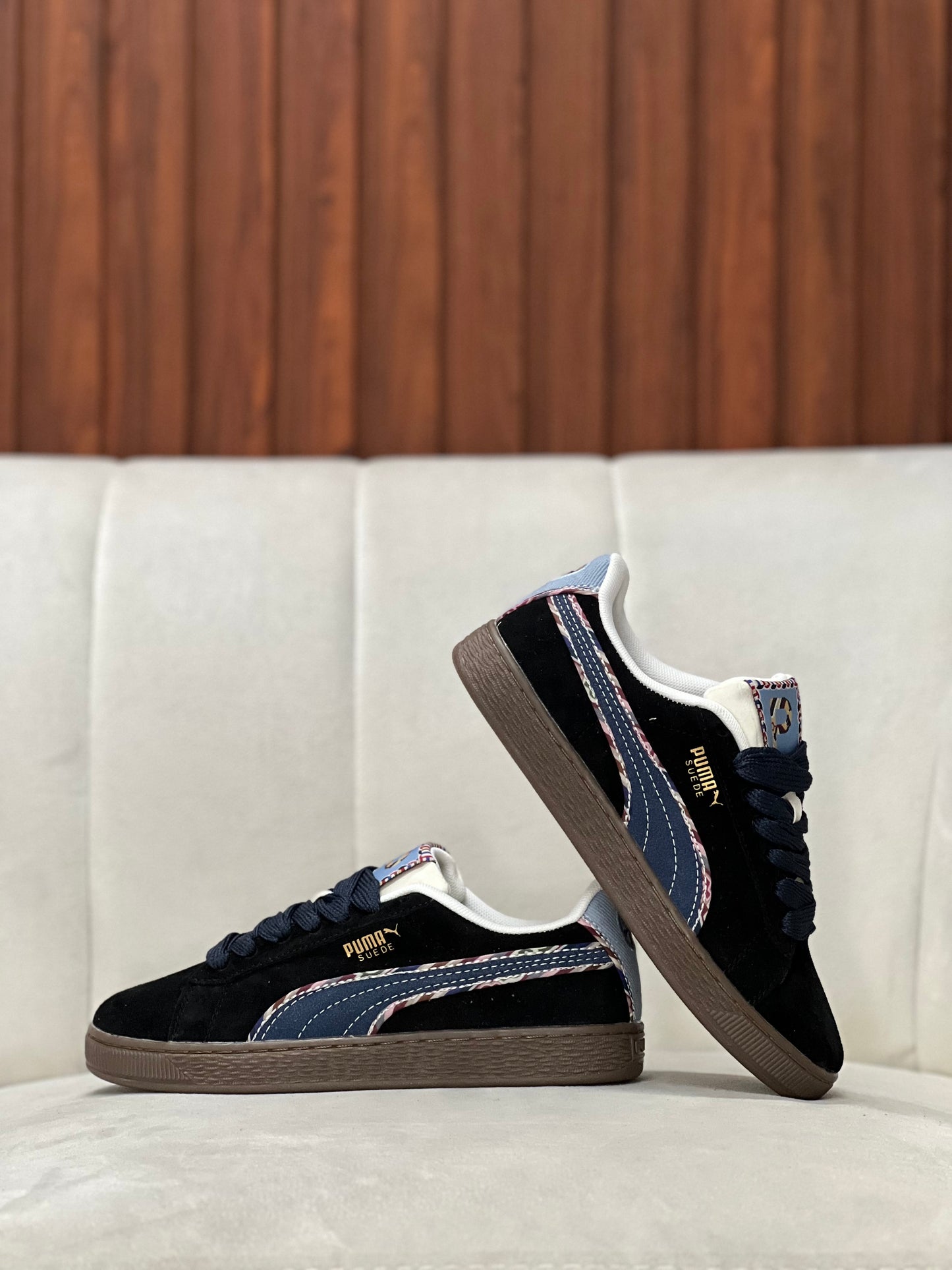 Puma Suede Bz Emb
Black Navy Marzipan Light Blue