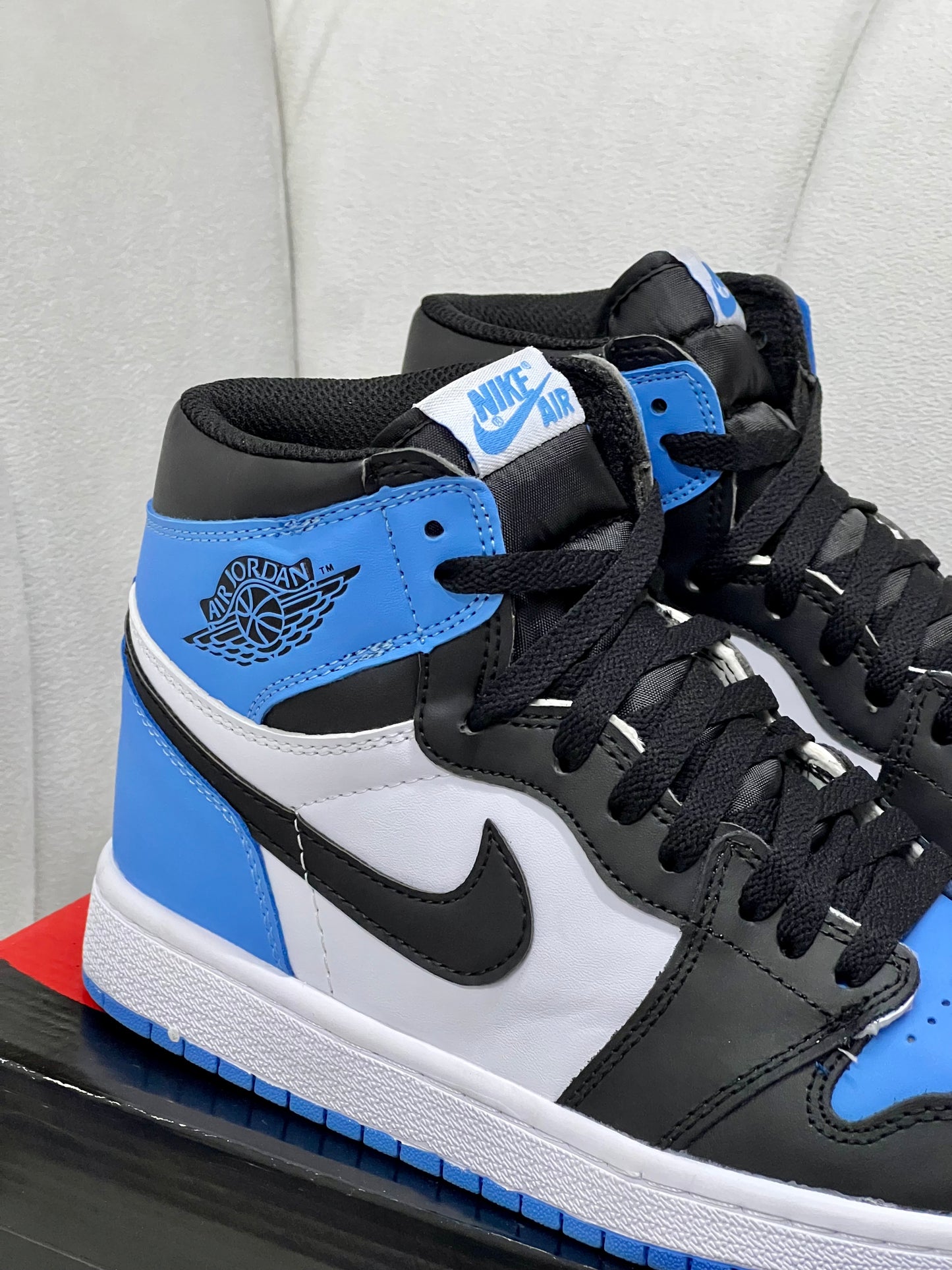 Nike Jordan 1 Retro High OG UNC Toe