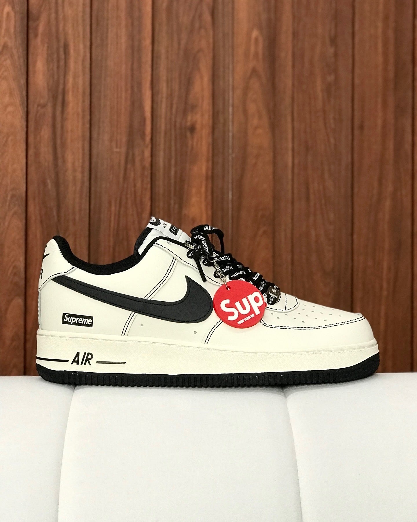 Nike Air Force One X Supreme