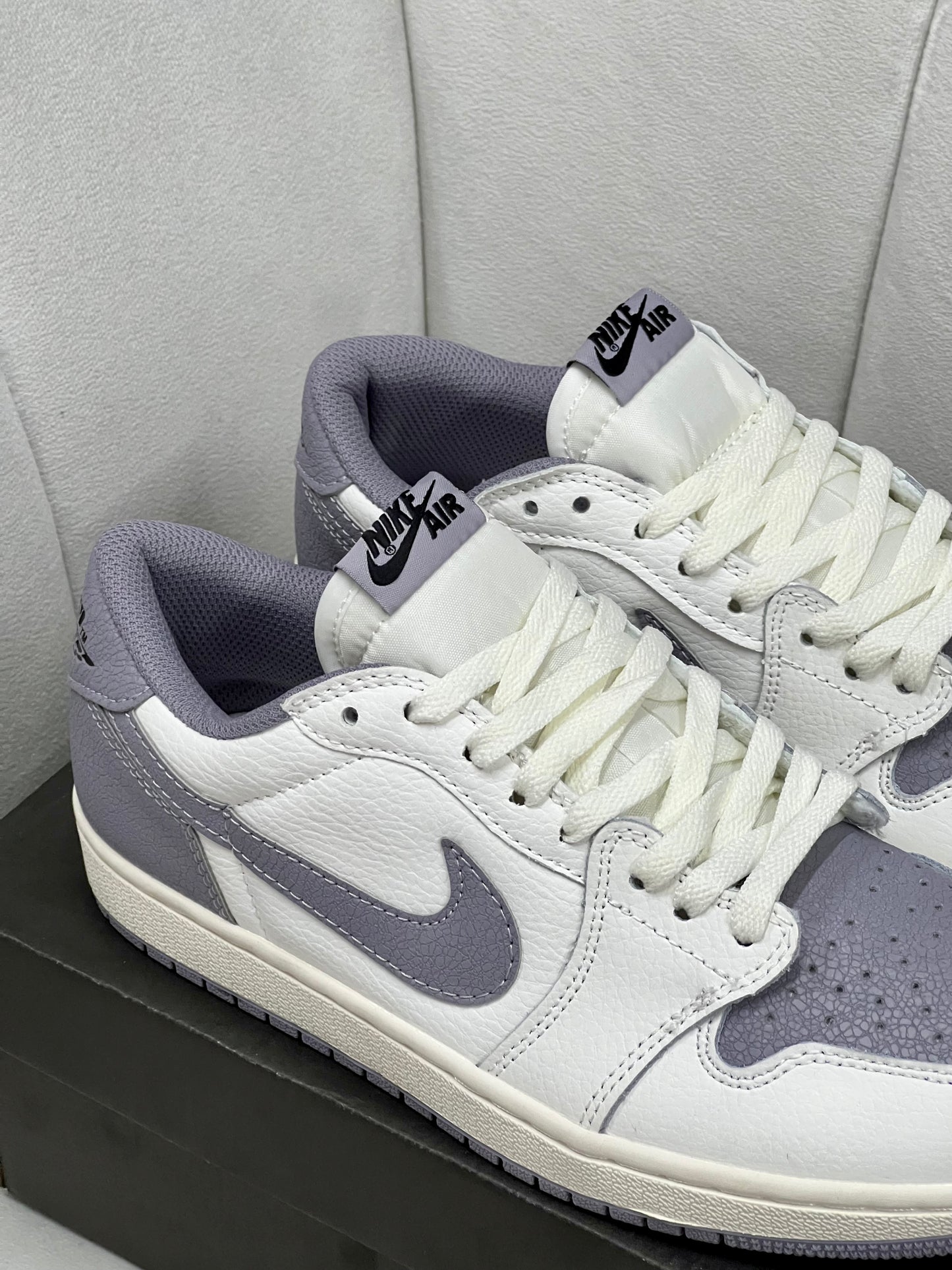 Air Jordan 1 Retro Low OG Atmosphere Grey