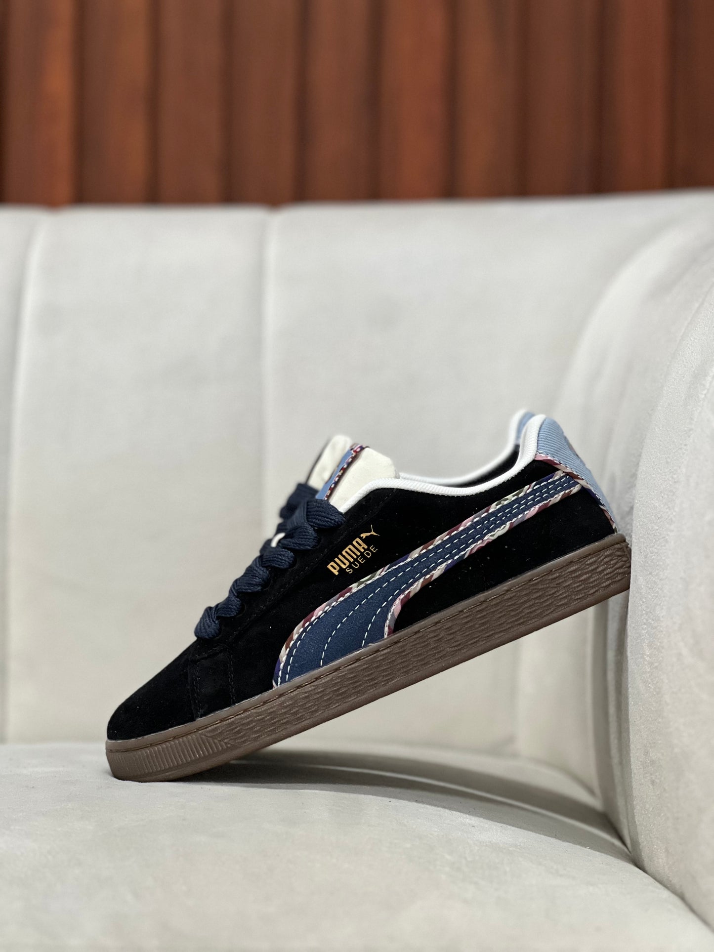 Puma Suede Bz Emb
Black Navy Marzipan Light Blue