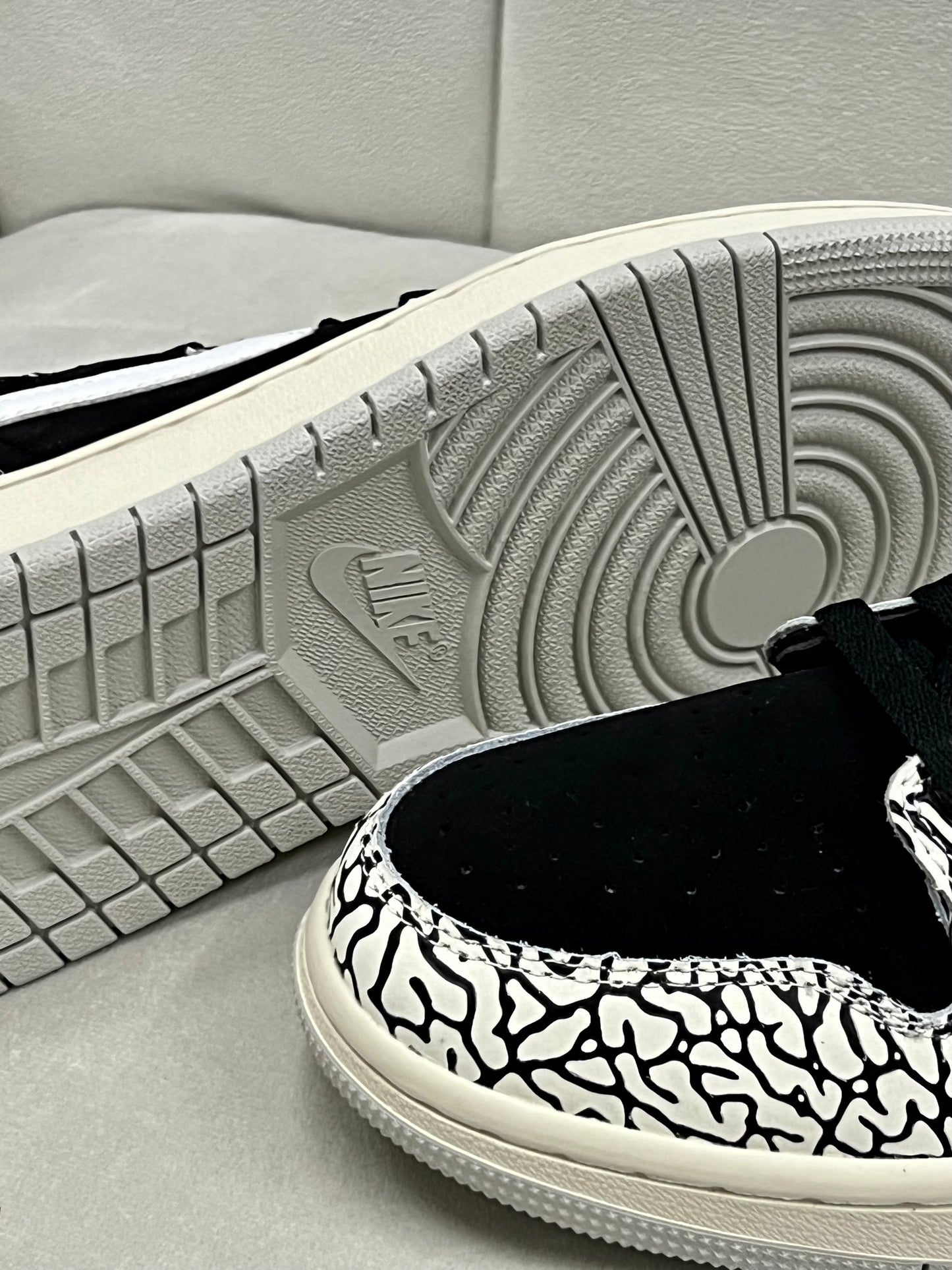 Nike Air Jordan 1 Retro Low OG Black Cement