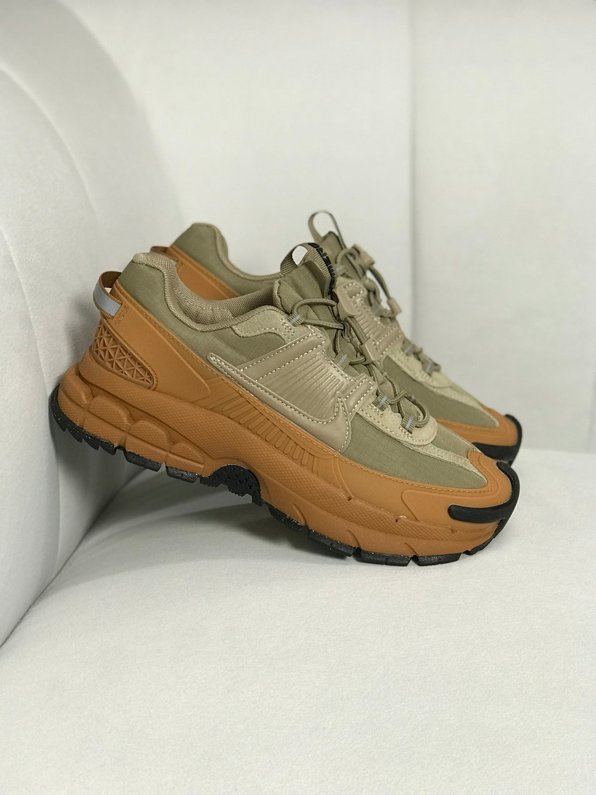 Nike Zoom Vomero 5 Roam Flax