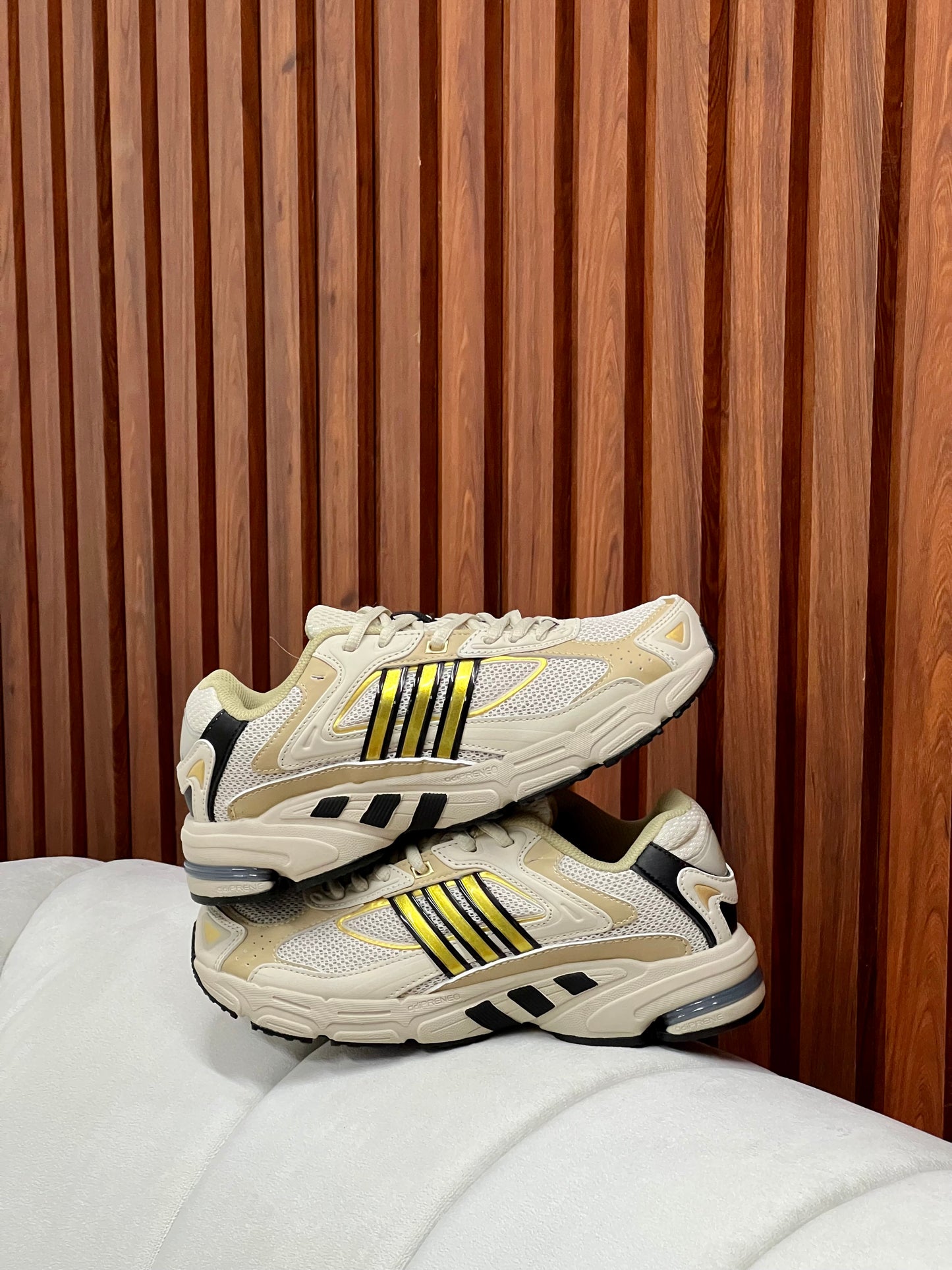 Adidas Response CL