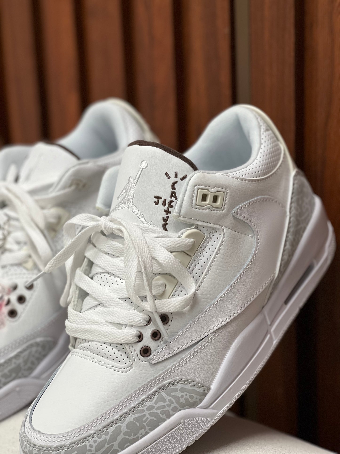 Nike Air Jordan 3 Retro X Travis Scott