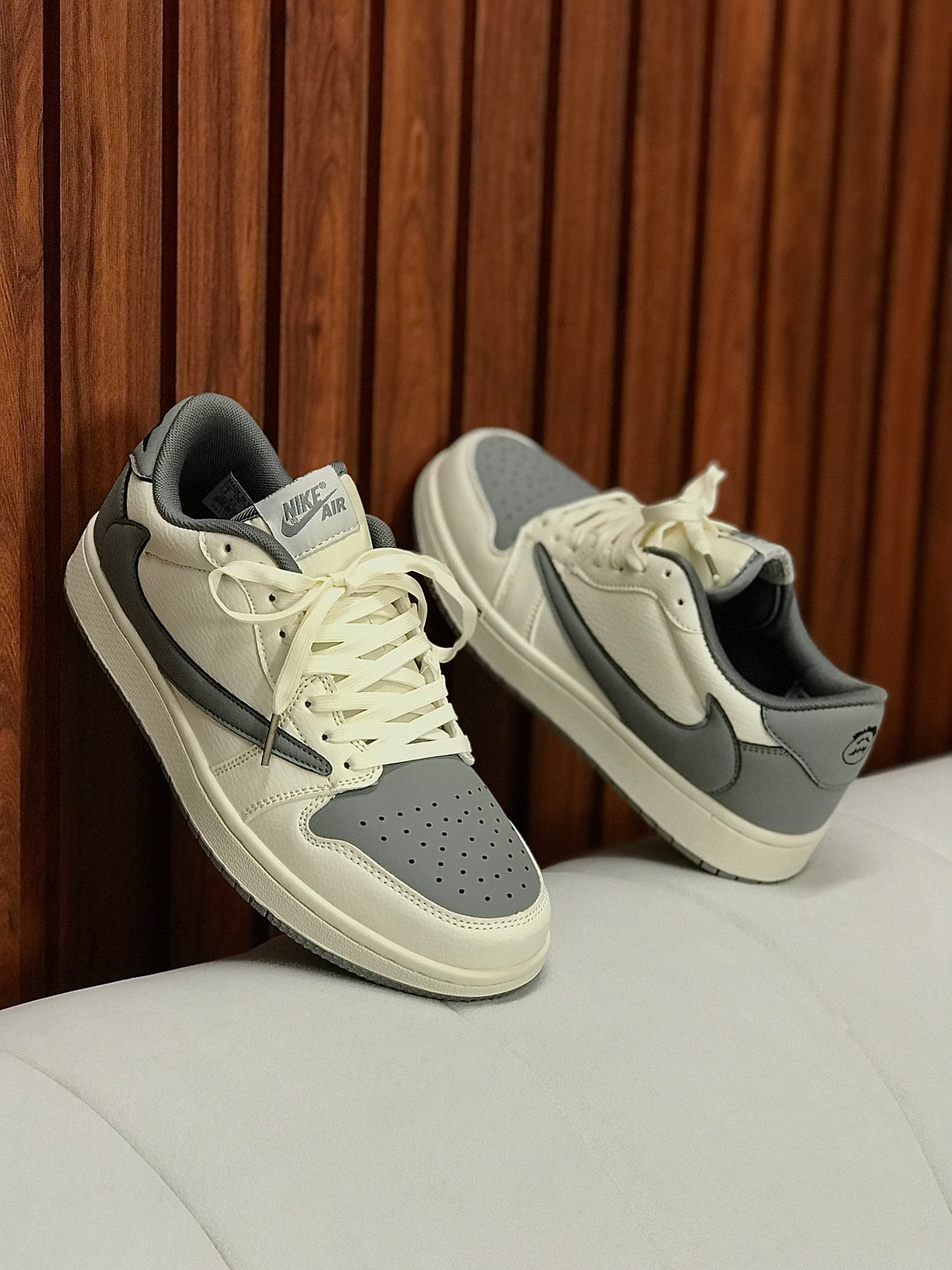 Nike Air Jordan retro 1 X Travis Scott Light Grey