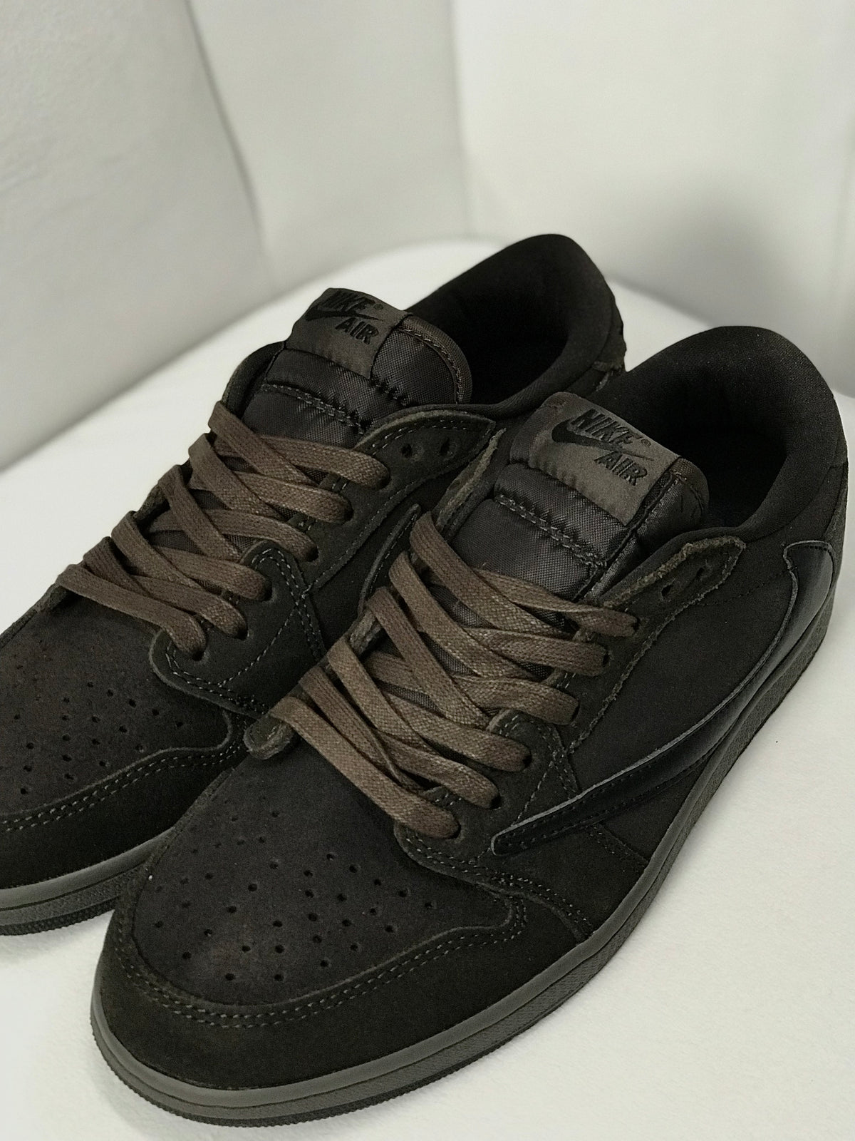Nike Air Jordan Retro 1 X Travis Scott Velvet Brown