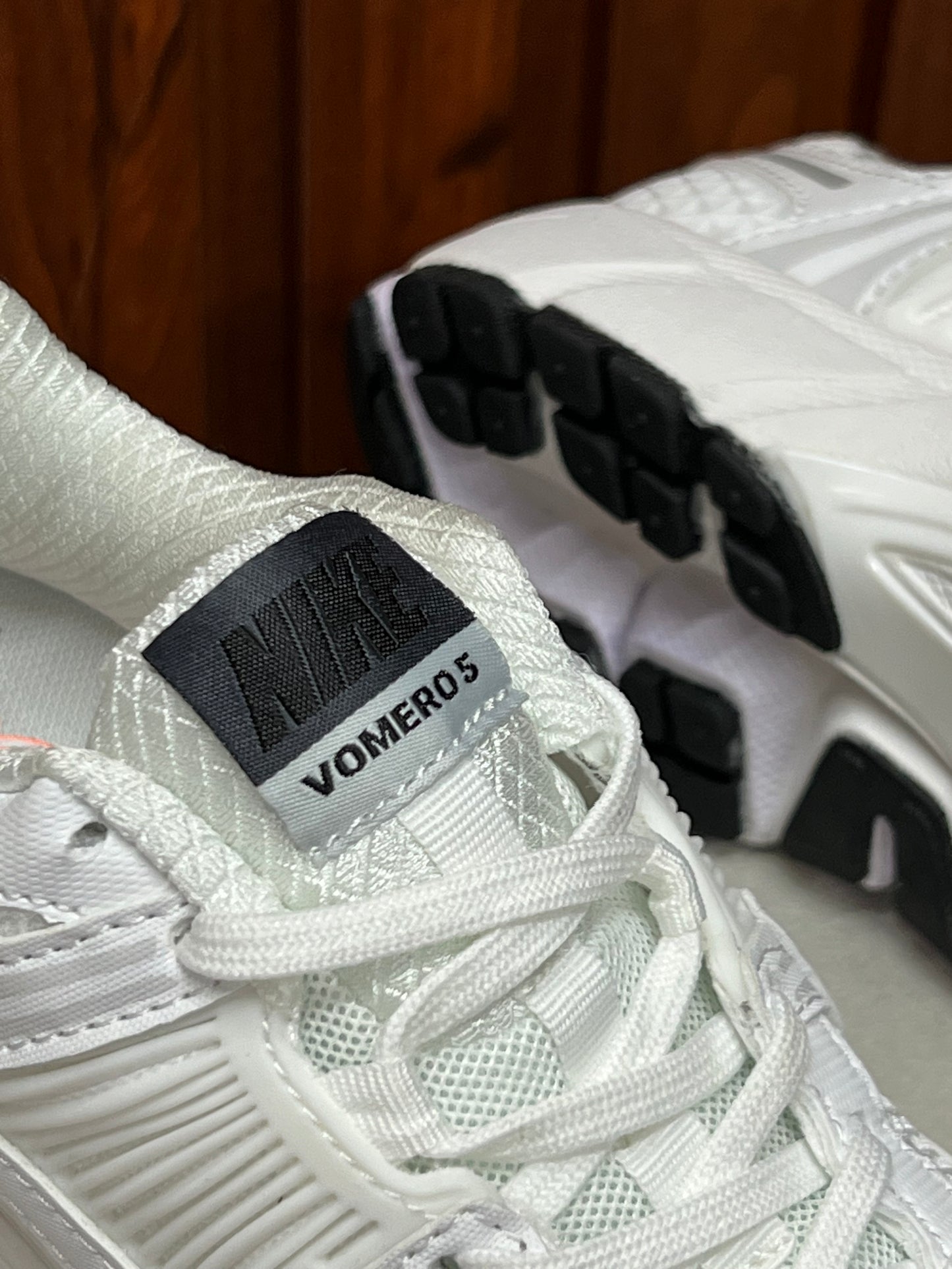 Nike Zoom Vomero 5 Triple White